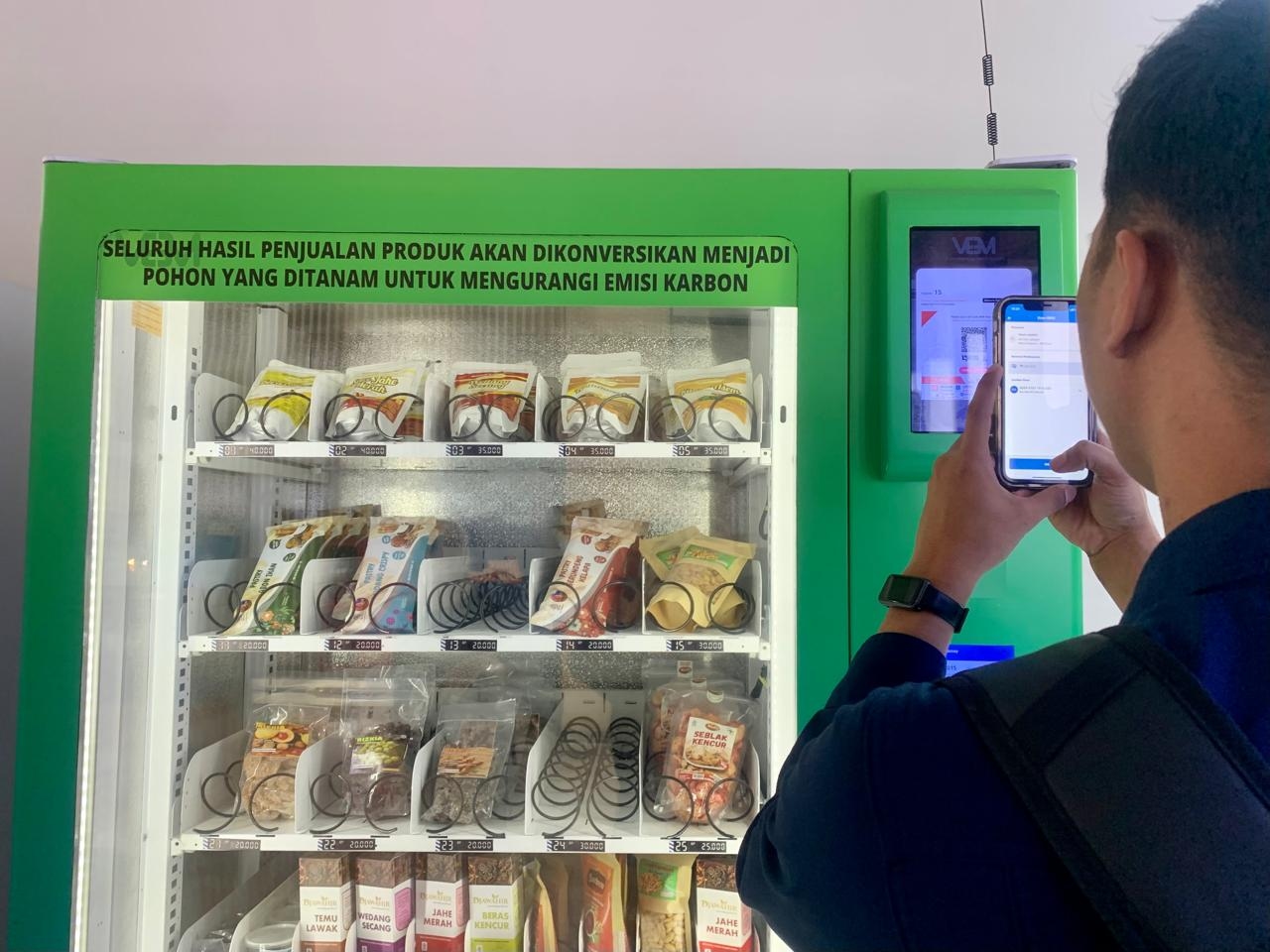 Tingkatkan Penjualan Produk Mitra Binaan, ASDP Hadirkan Vending Machine UMKM F&B