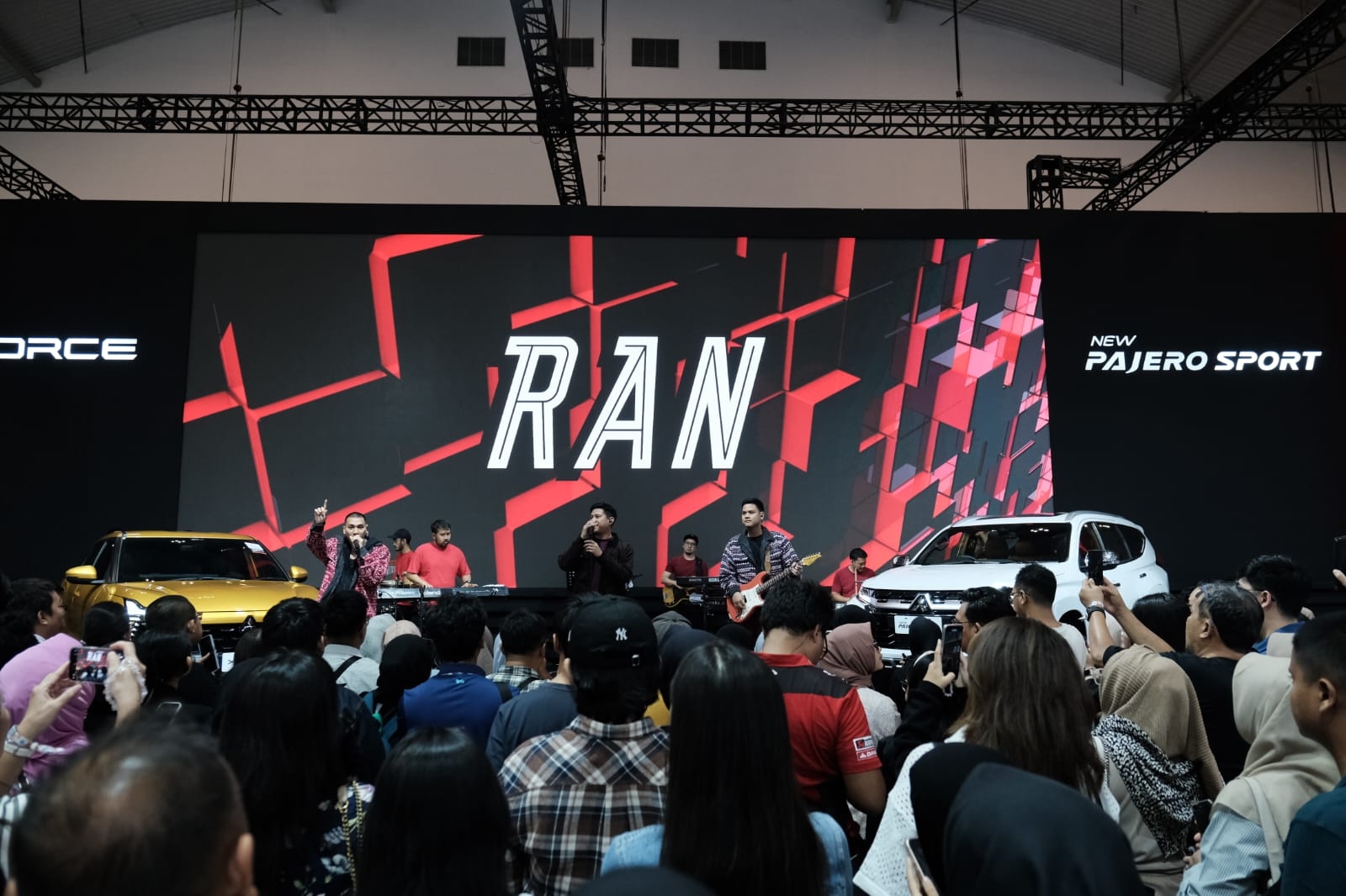 Penampilan Para Artis Meriahkan GIIAS 2024