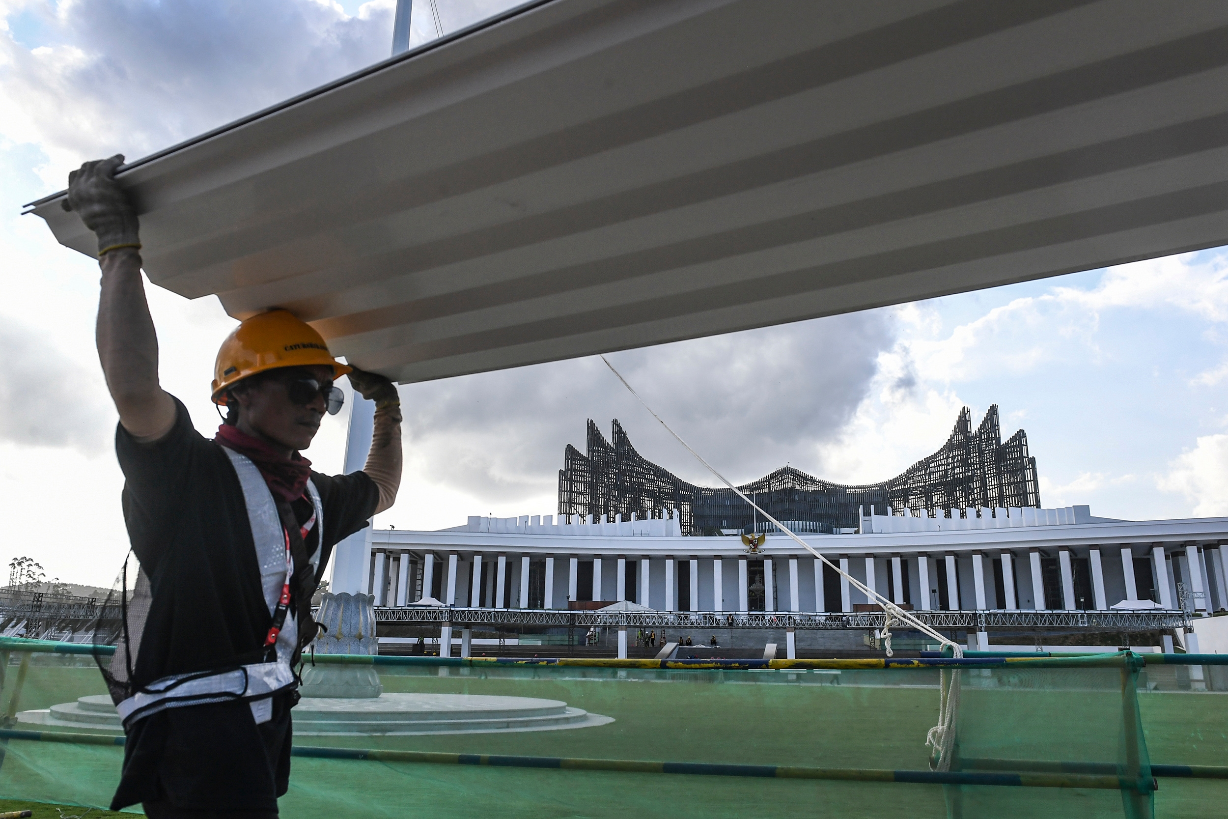 Waspadai Atap Asbes, Ini Cara Aman dan Sehat Menghindari Bahayanya