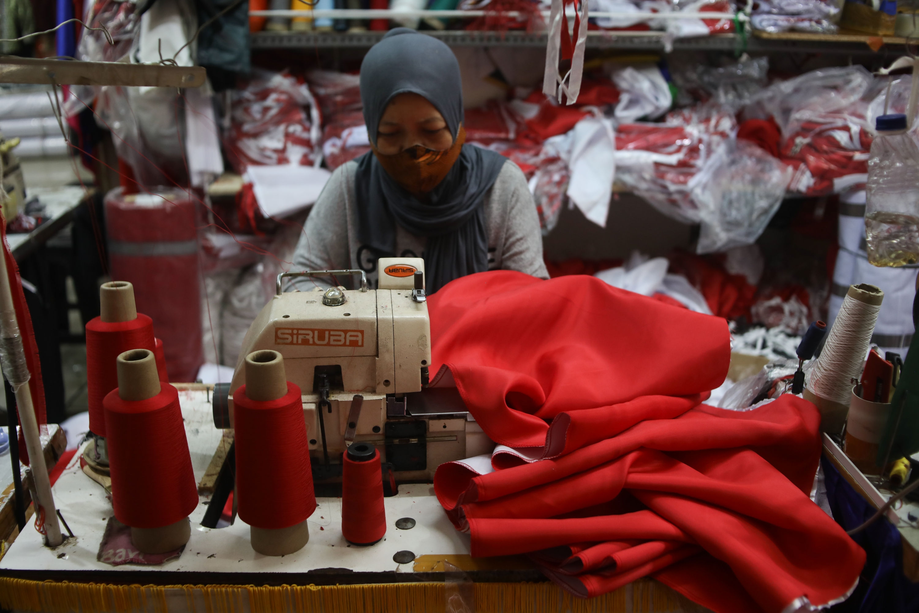 Peringati Hari Kartini, PLN NP Berdayakan Perempuan Lewat Program Rumah Jahit