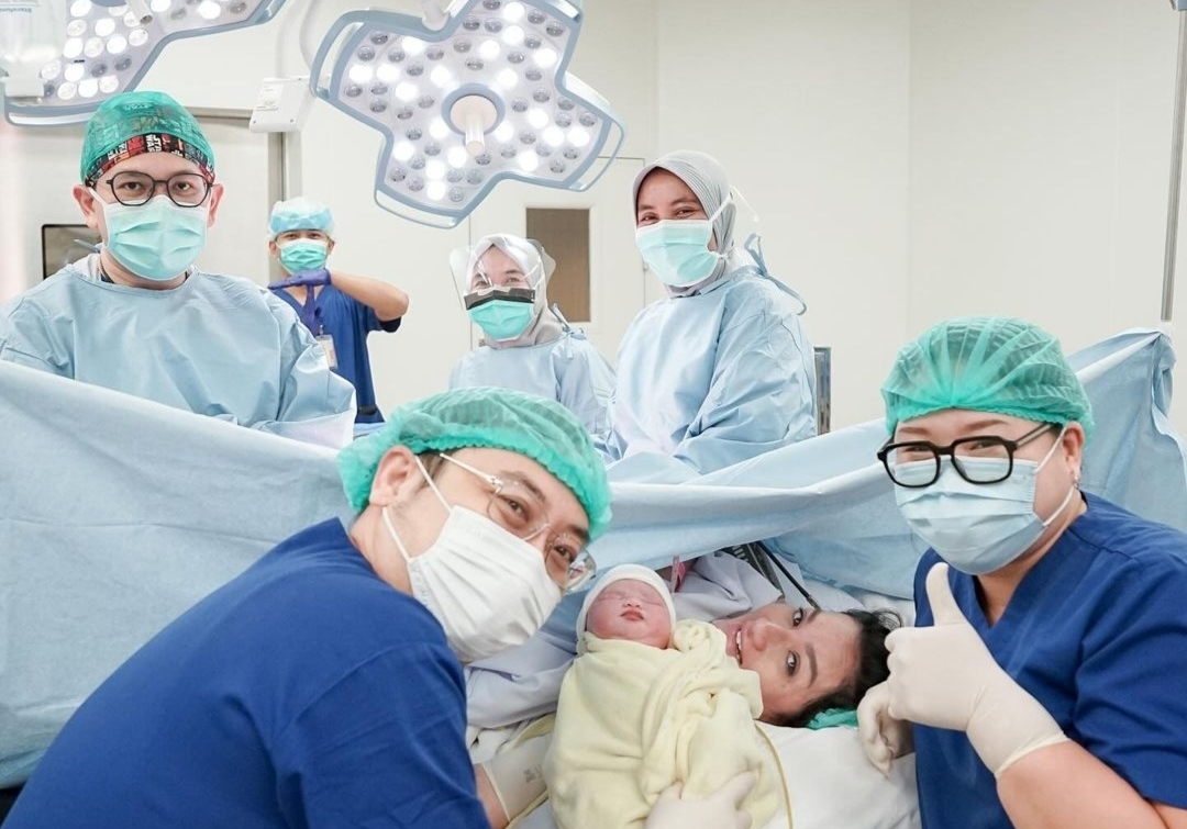 Beri Nama Zeya Savannah Luv, Tengku Dewi Putri Ungkap Artinya