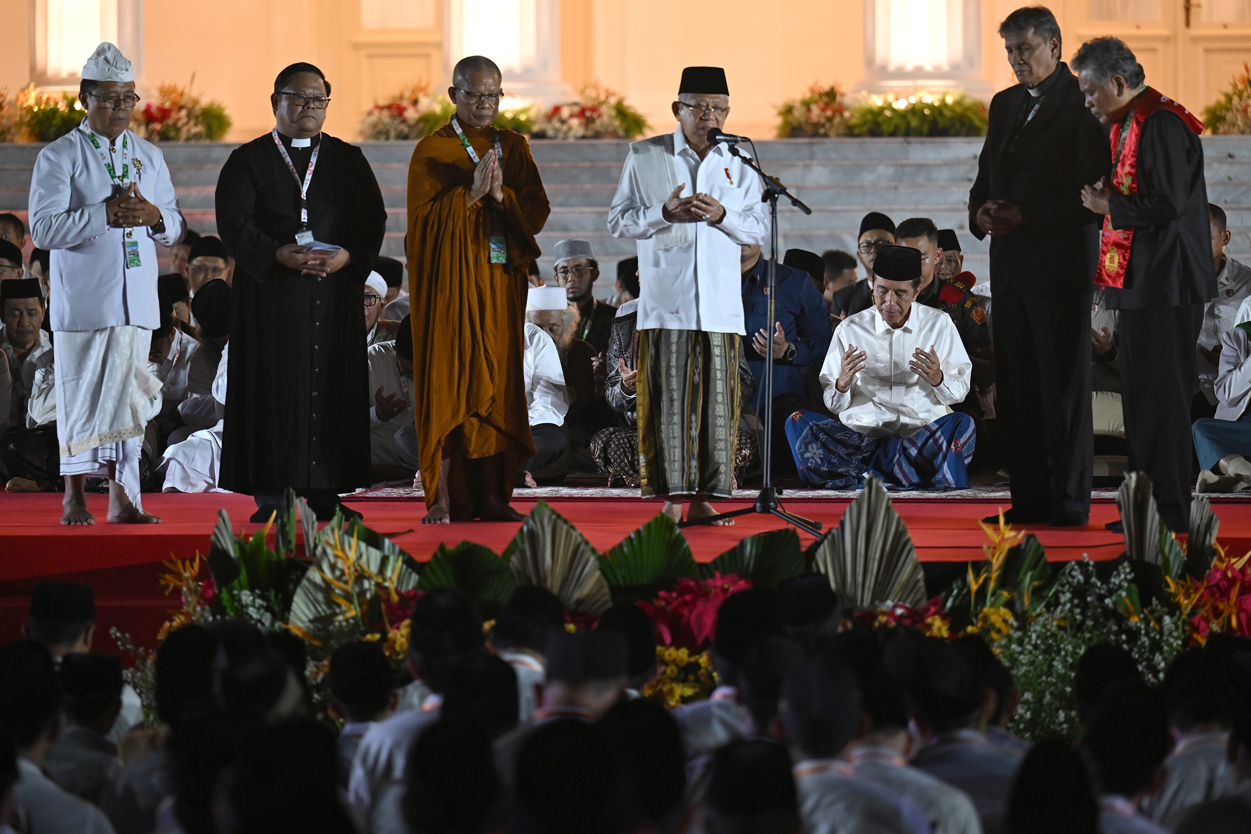 Jelaskan Pentingnya Agama dalam Kehidupan Manusia Sehari-hari! Catat 5 Hal Berikut