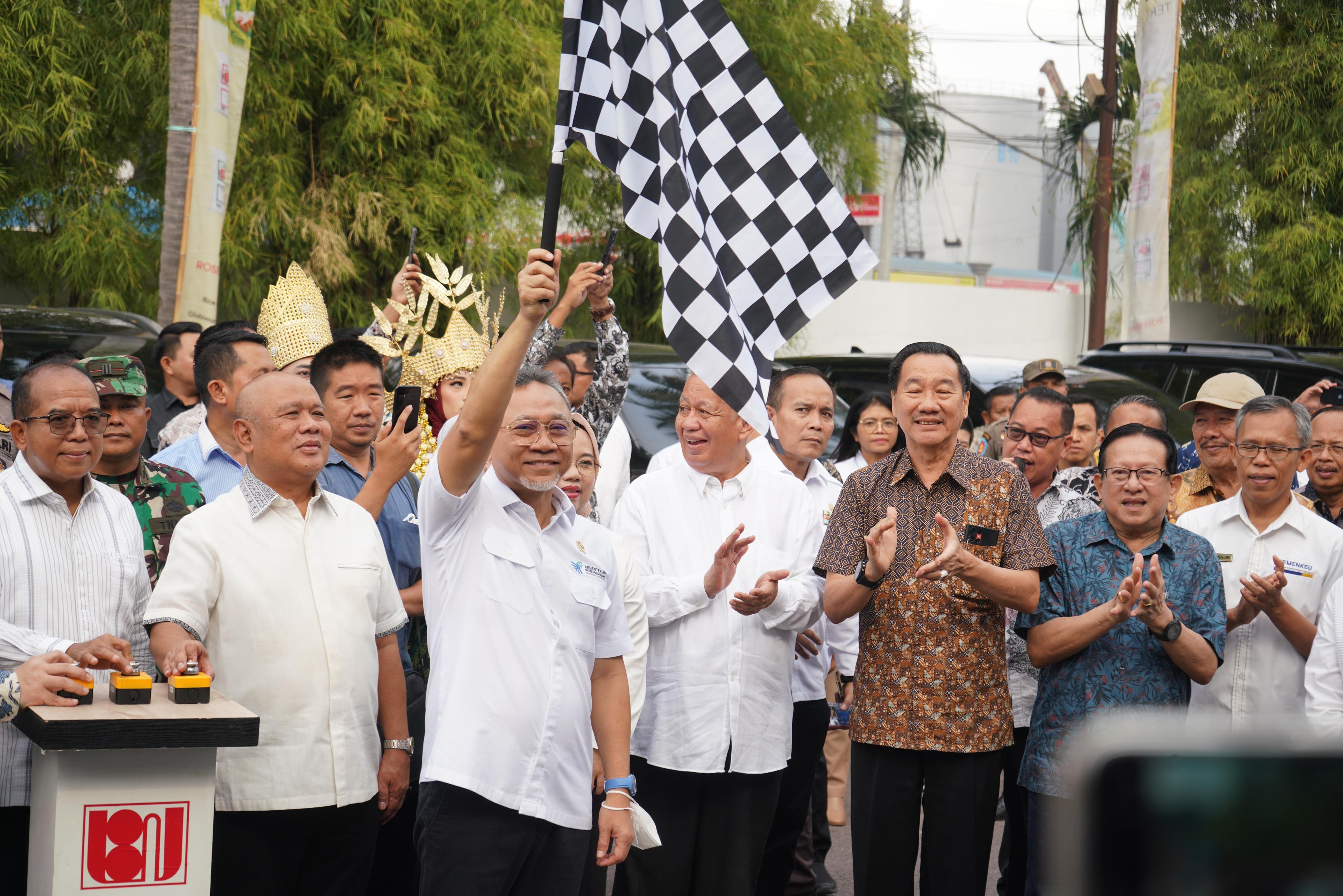 Lepas Ekspor Produk Kelapa Senilai USD1,5 Juta, Zulhas: Indonesia Produsen Terbesar Kedua