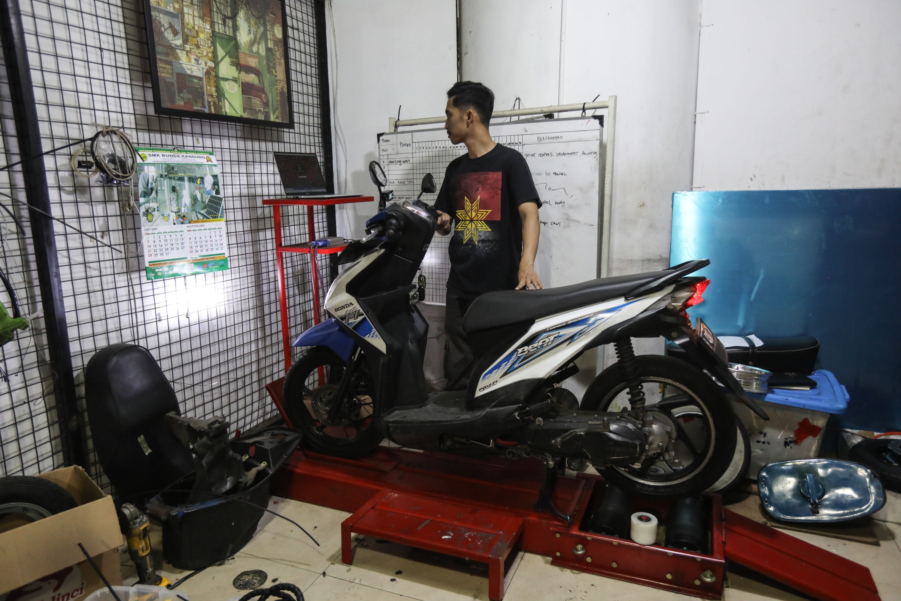 Jenis Besaran Turunan yang Berasal dari Besaran Panjang dan Waktu Adalah Apa?