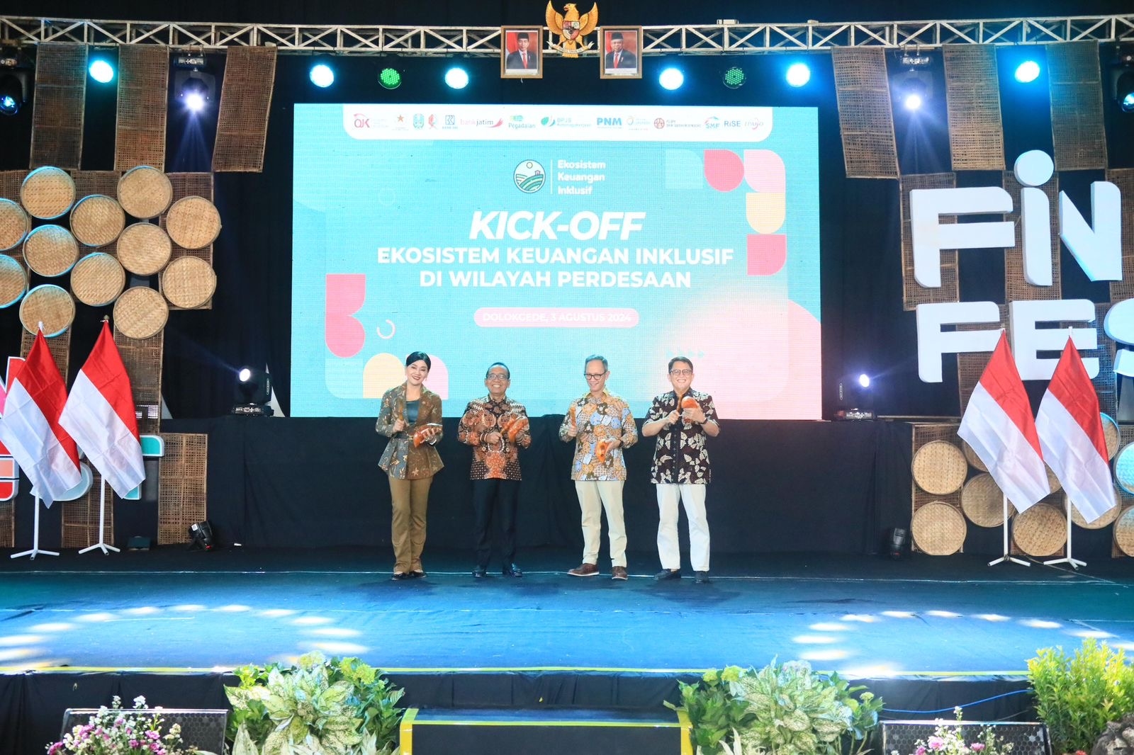 OJK Tingkatkan Inklusi Keuangan di Pedesaan Melalui Program EKI di Desa Dolokgede