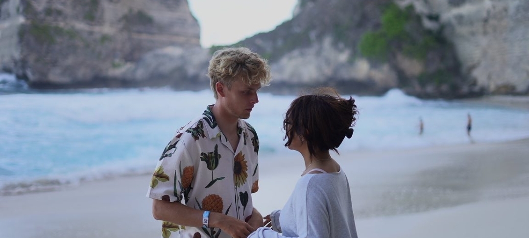 Cinta Kuya dan Pacarnya Tengah Liburan di Indonesia