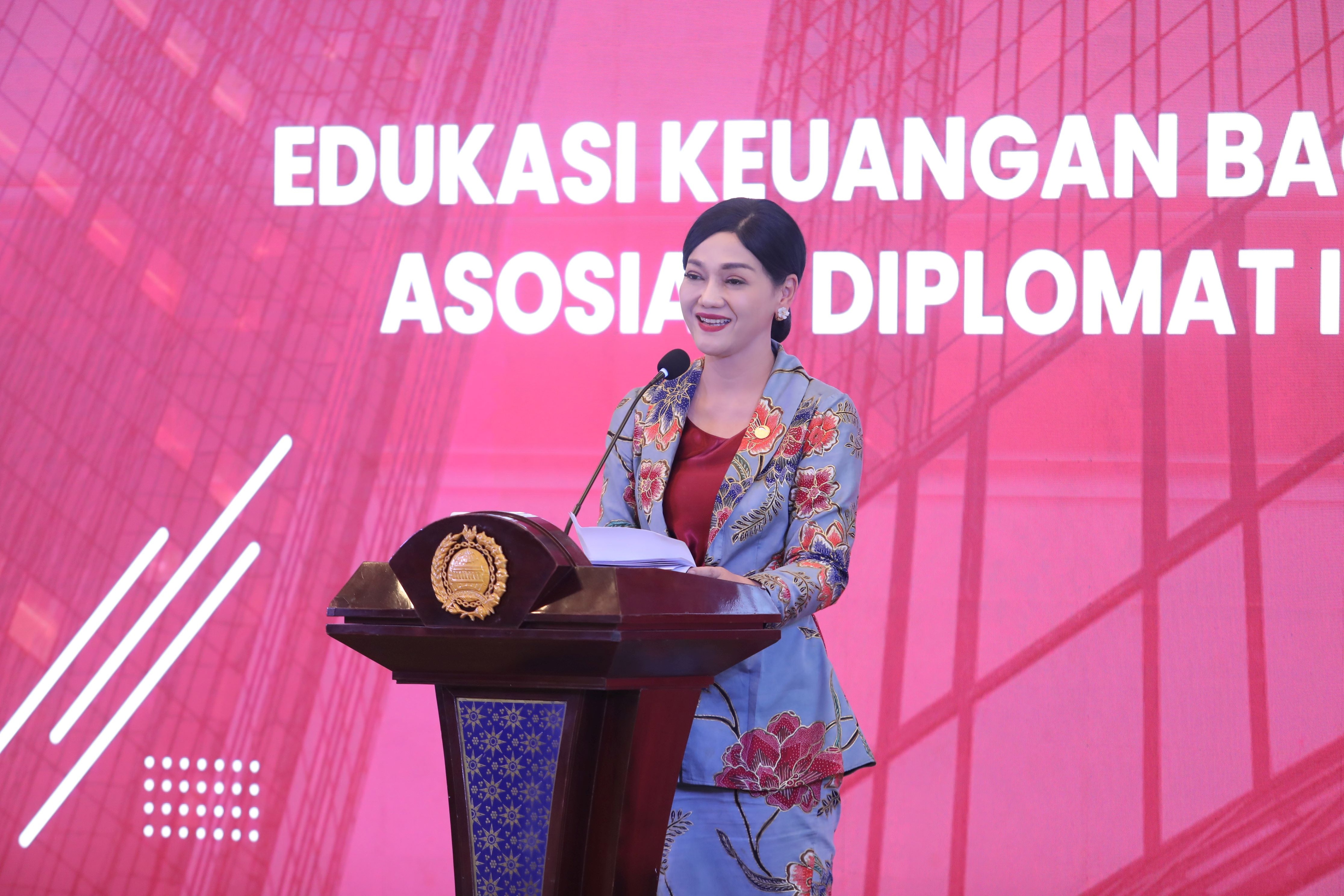 Tingkatkan Literasi Keuangan, OJK Edukasi Diplomat Indonesia