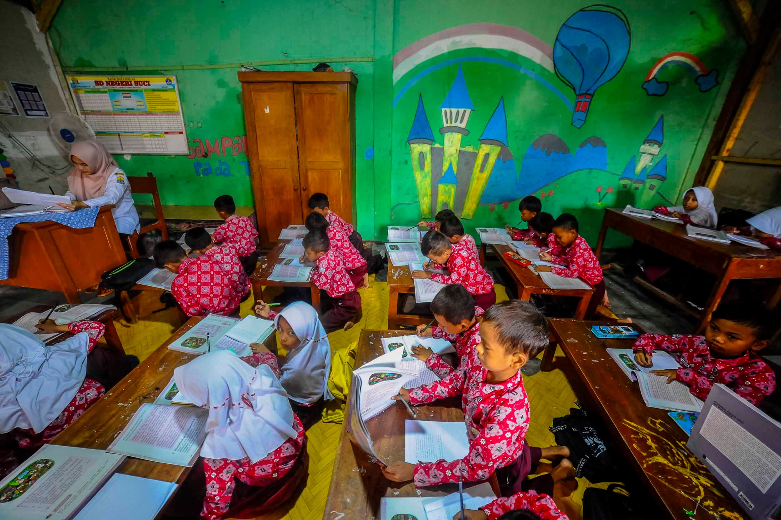 Dalam Cerita Tentang Kelas Bu Endang Beberapa Anak dengan Kebutuhan Khusus Tidak Berpartisipasi Aktif, Mengapa?