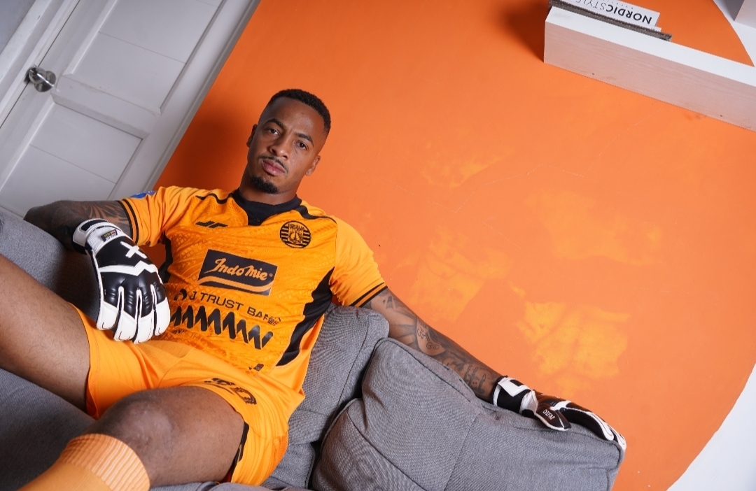 Resmi, Persija Jakarta Datangkan Penjaga Gawang Asal Brasil, Carlos Eduardo