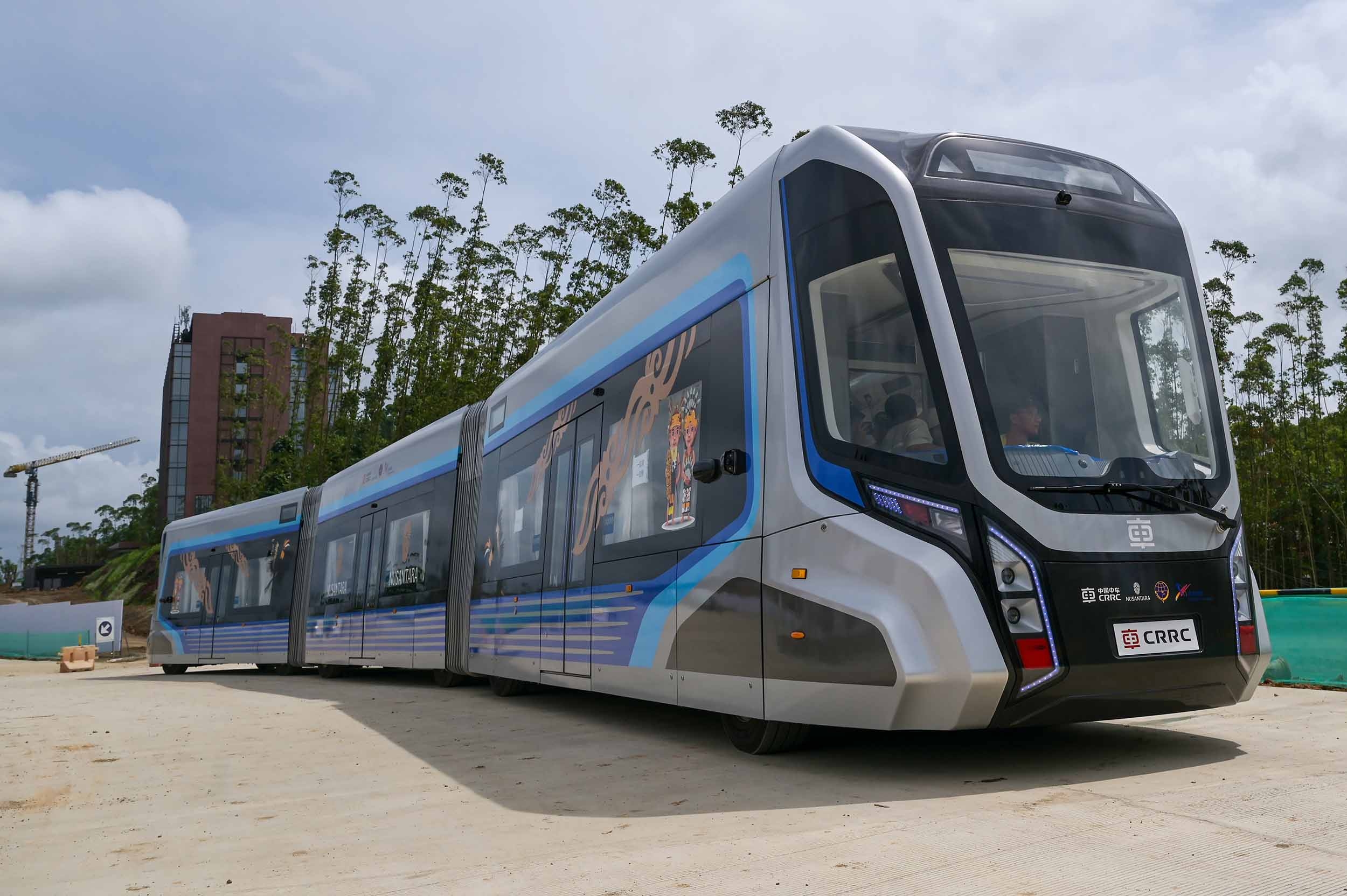 Sebelum Purnatugas, Jokowi Terbitkan Inpres Percepatan Uji Coba Trem Otonom di IKN