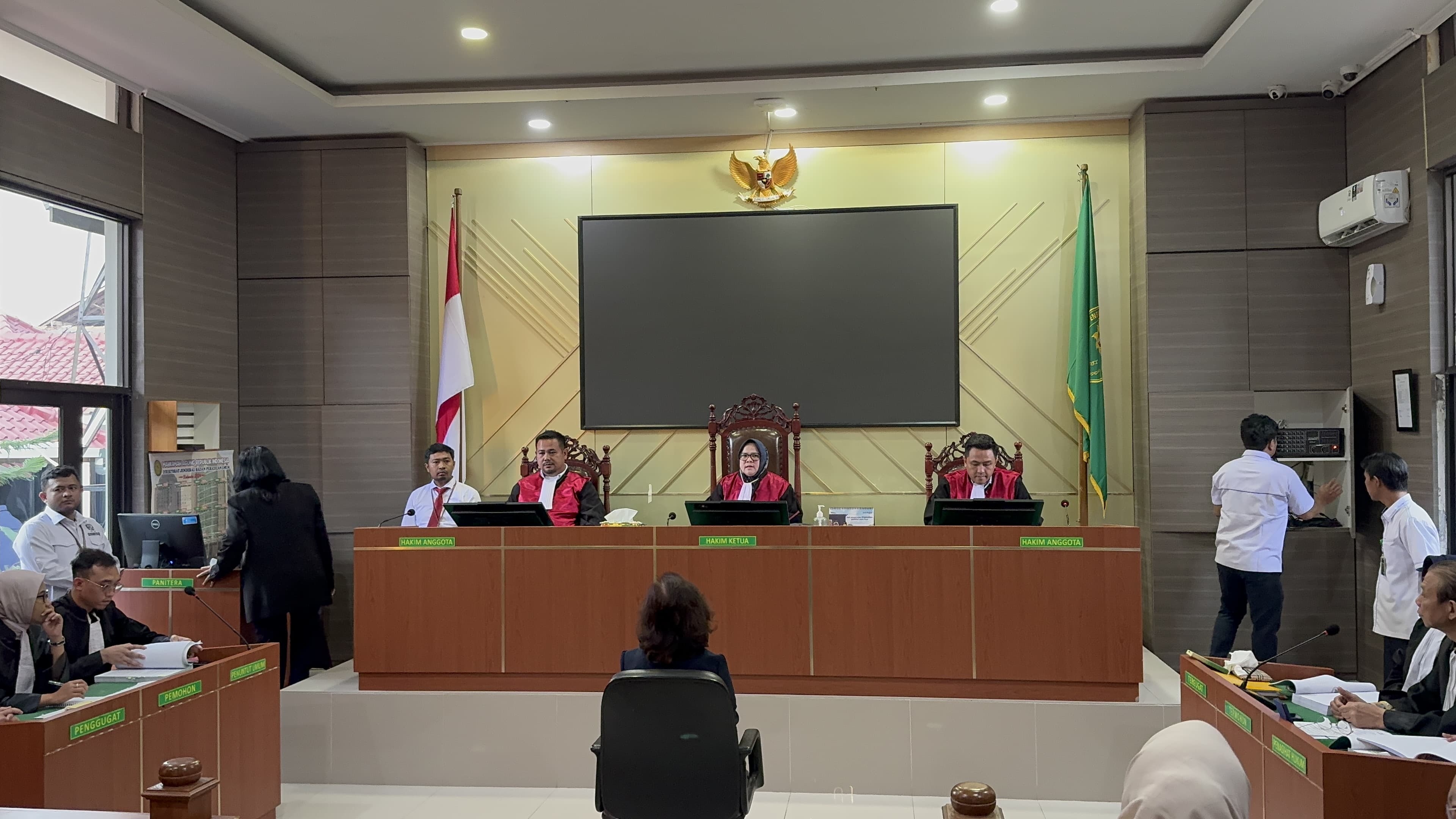 PN Karawang Siap Perintahkan Majelis Tahan Terdakwa Kusumayati jika Tidak Kooperatif