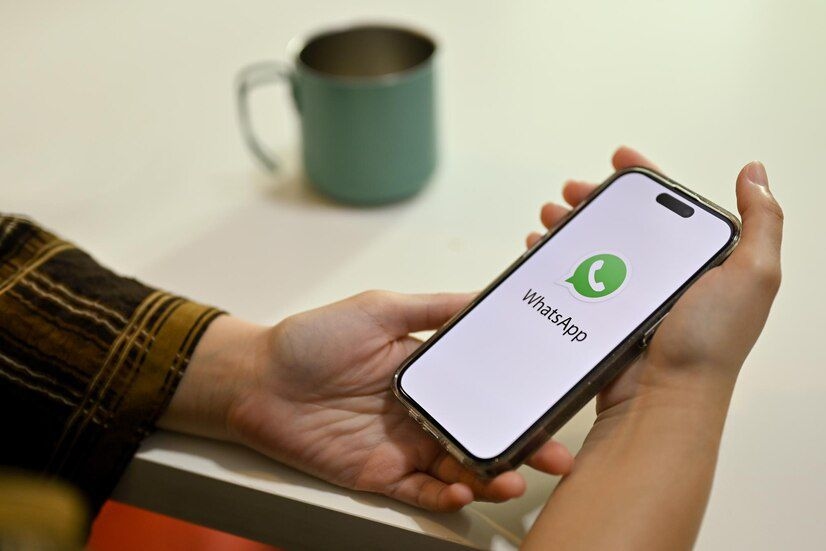 WhatsApp Uji Coba Fitur Tambah Tautan Instagram di Profil Pengguna iOS