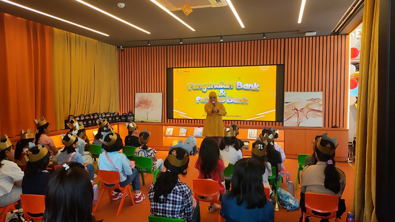 Meriahkan HUT Ke-68, Danamon Gelar Tour D'Banking