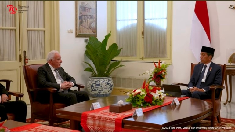 Presiden Jokowi Terima Penghargaan Tertinggi dari Pemerintah Palestina