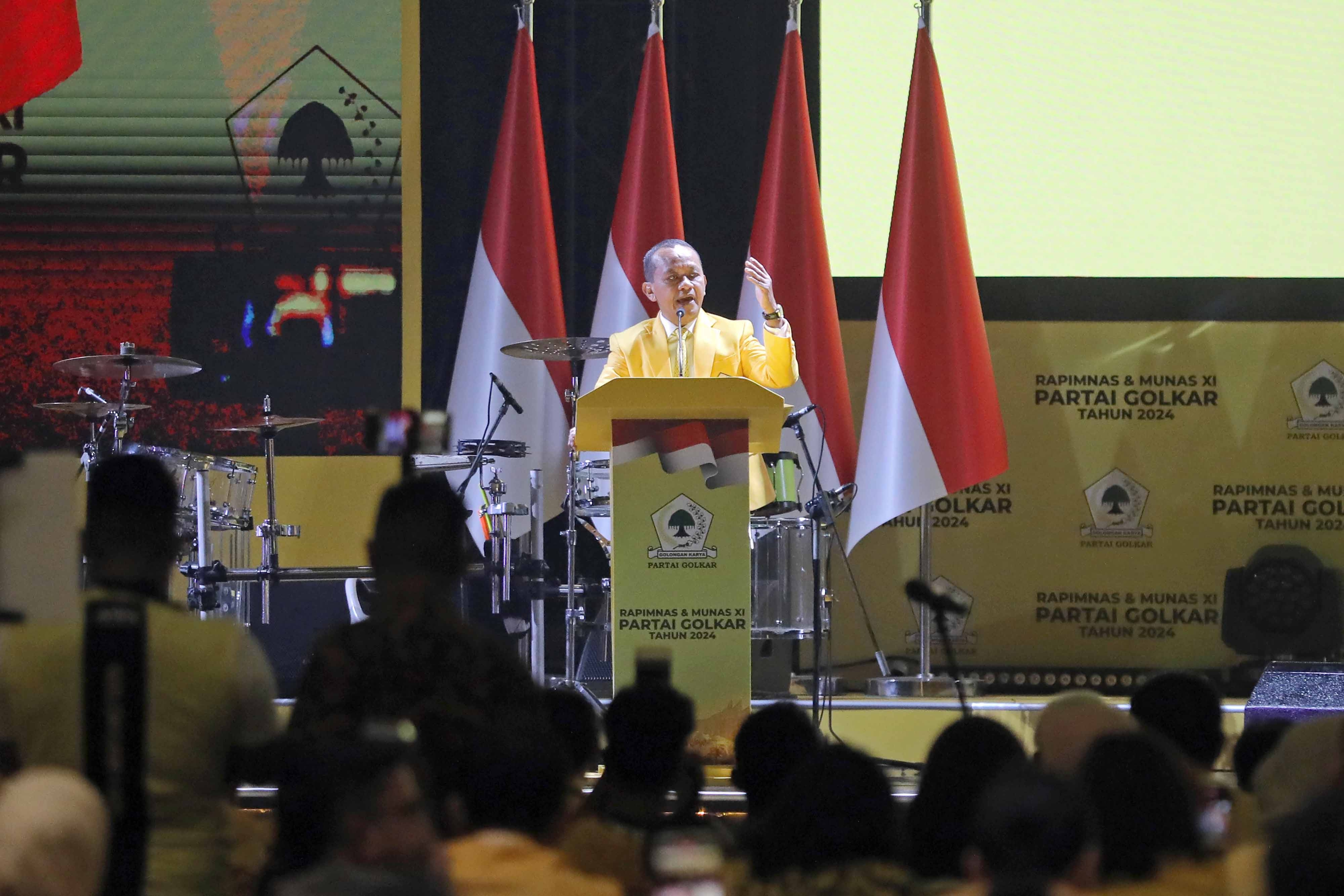 Bahlil Berkelakar: Jokowi Pakai Kemeja Kuning, Saya Sangka Kader Baru Golkar