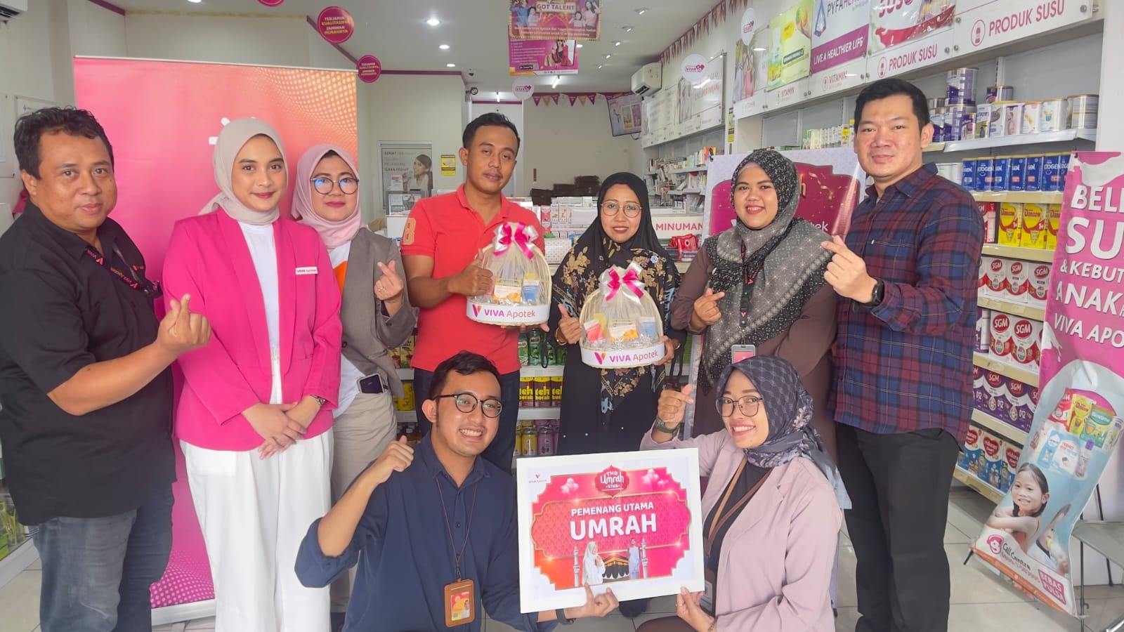 Lewat Program THR Umrah, Viva Apotek Berangkatkan Dua Pelanggan ke Tanah Suci