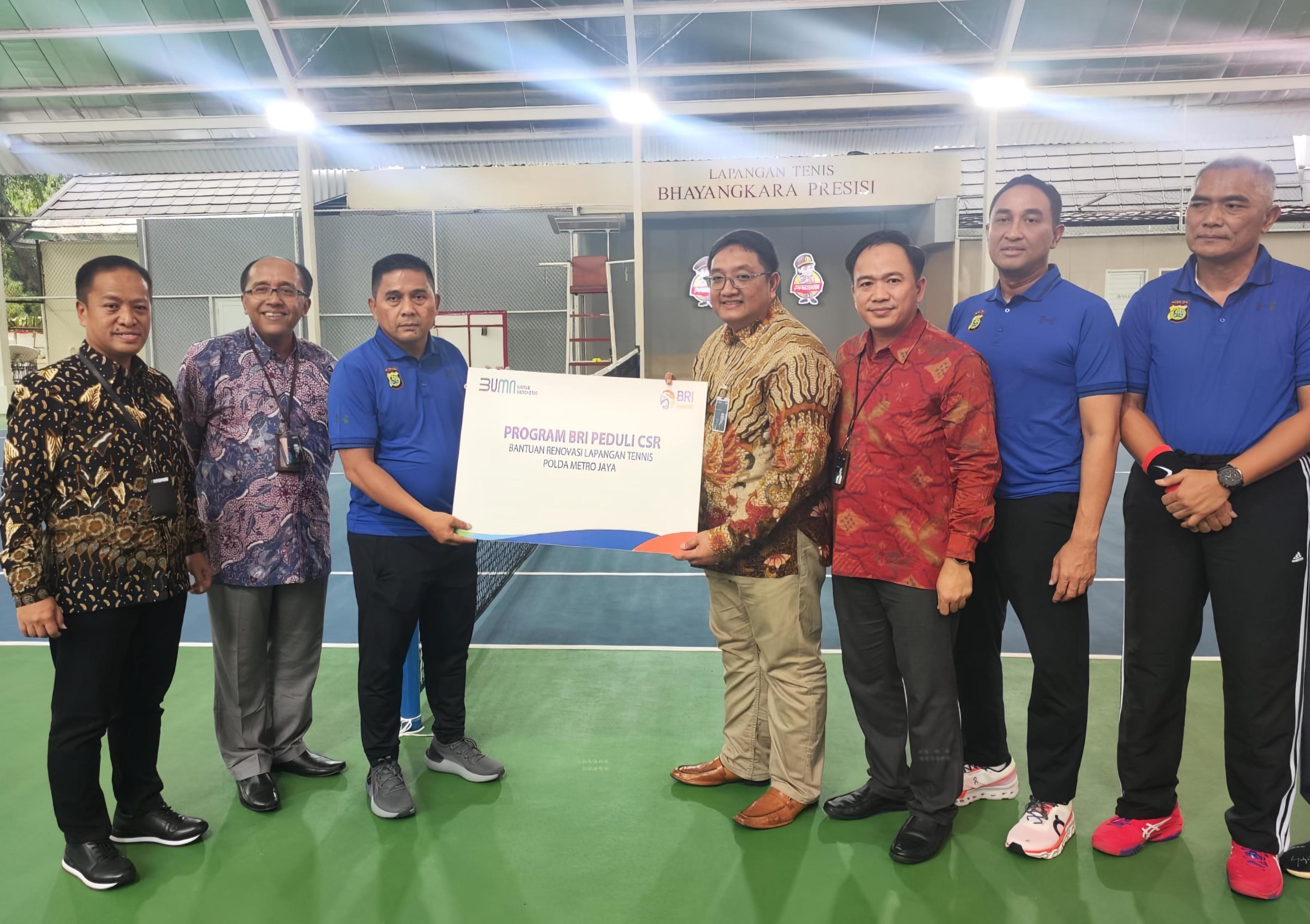 BRI Kanwil Jakarta 2 Serahkan CSR ke Polda Metro Jaya