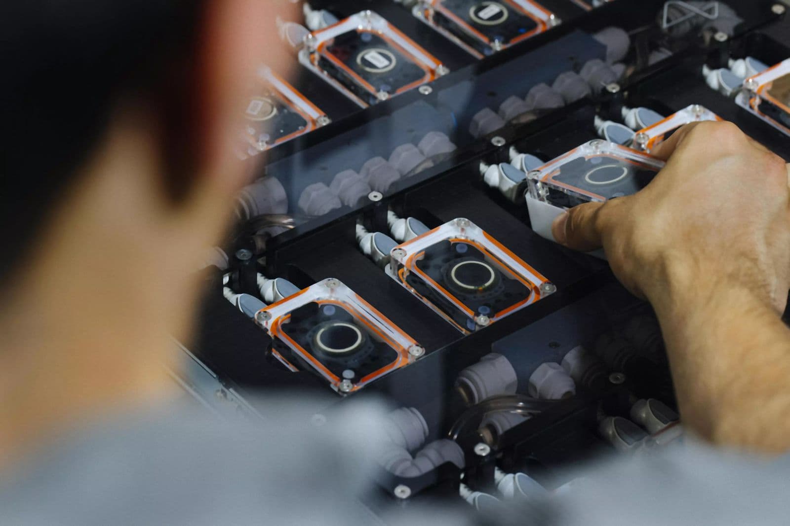 Neuralink Kenbali Sukses Implan Otak Manusia, Pasien Bisa Desain 3D dan Main Game