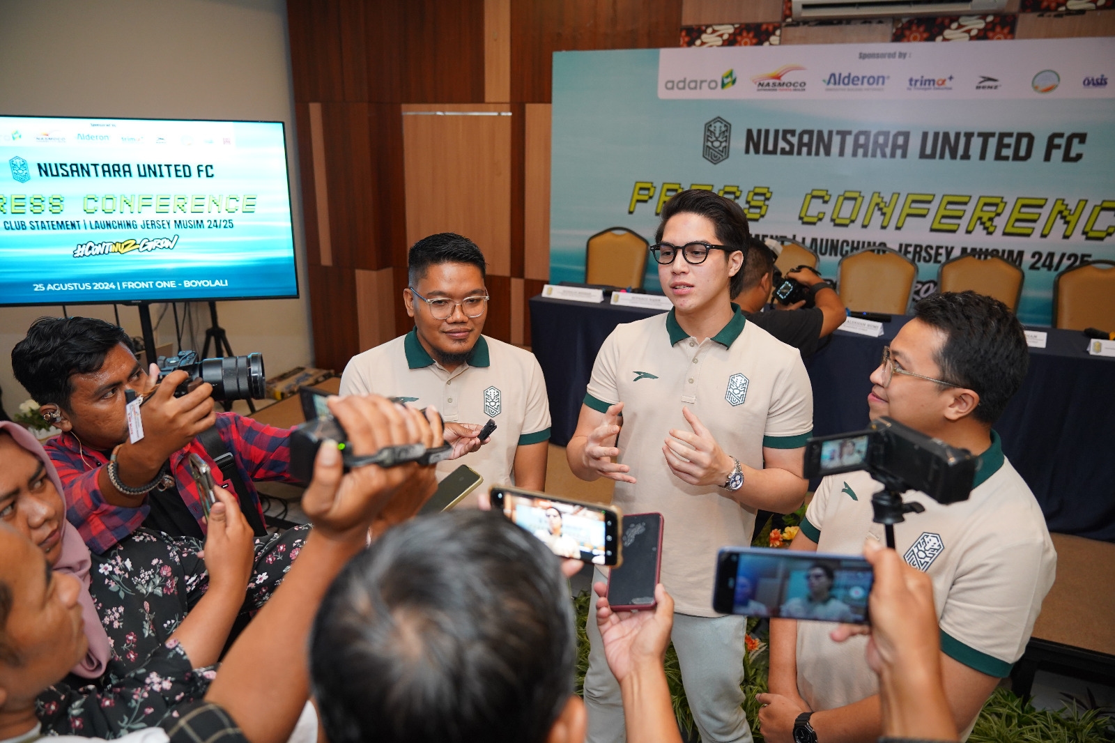 Nusantara United Resmi Luncurkan Tim dan Jersey untuk Musim 2024-2025, El Rumi Bidik Lolos Liga 1