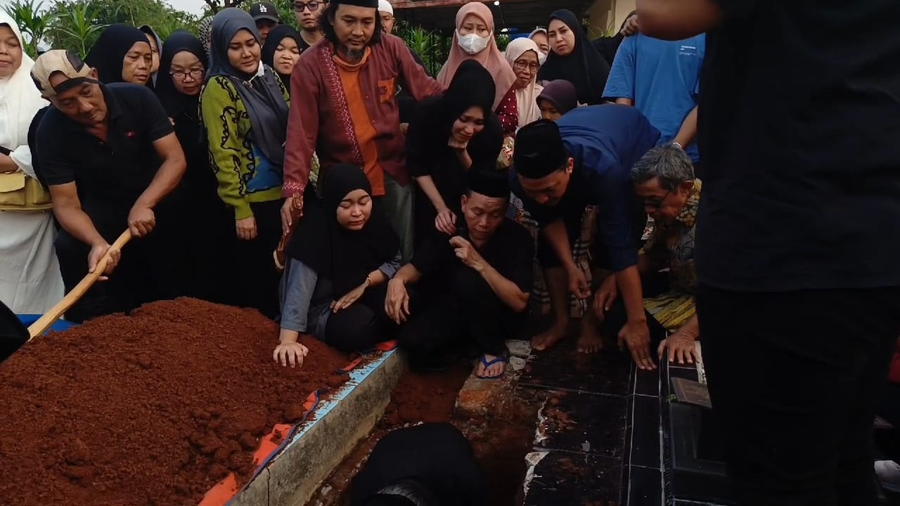 Ayu Ting Ting Beberkan Kronologi Sebelum Keponakannya Meninggal Dunia