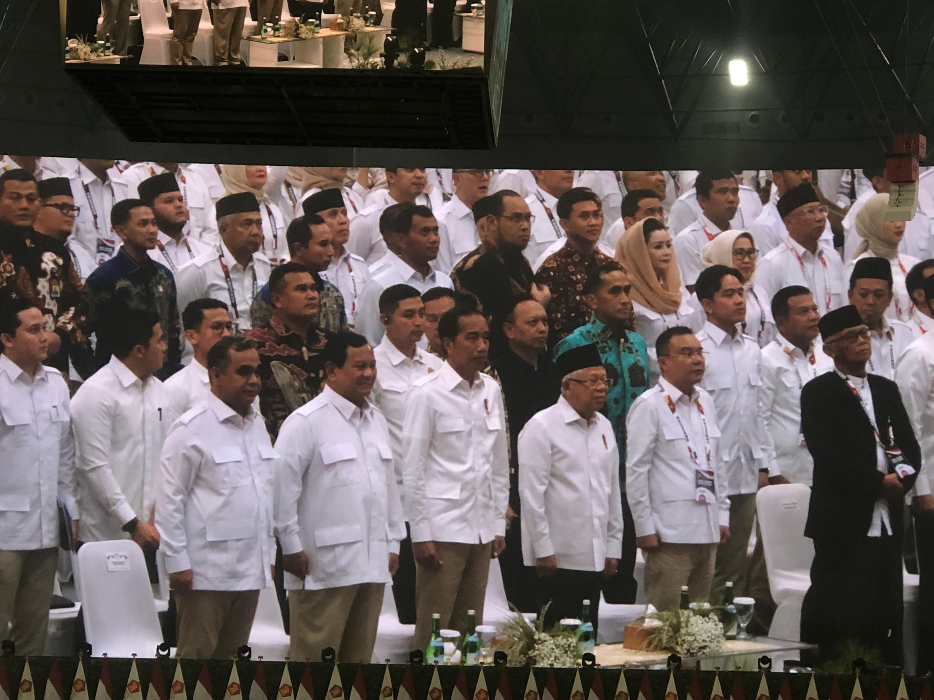 Jokowi Pakai Seragam Gerindra di Rapimnas, Muzani: Semoga Cintanya Dimulai dari Baju