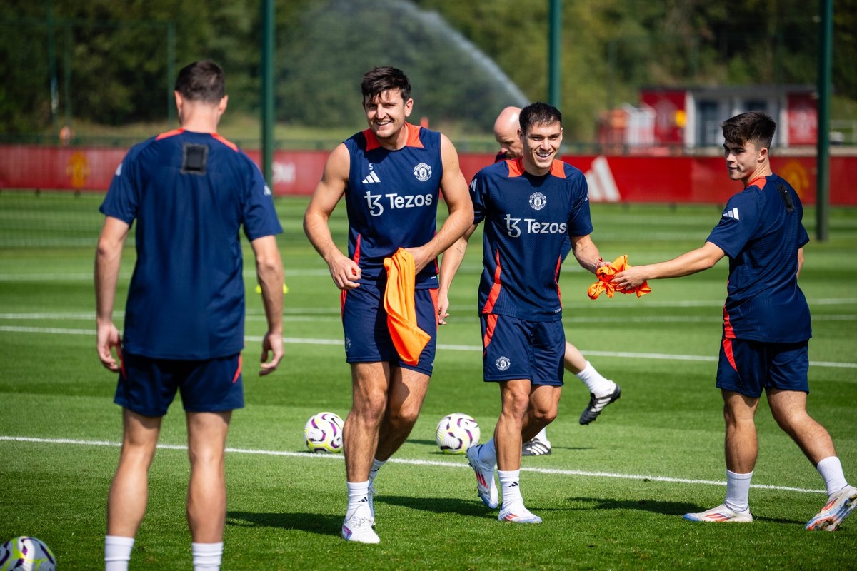 Prediksi Susunan Pemain MU vs Liverpool: Joshua Zirkzee Ujung Tombak Hadapi Trisula The Reds