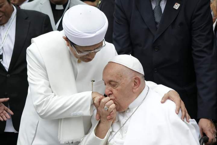 Hukum Mendoakan Paus Fransiskus yang Meninggal Dunia menurut Islam