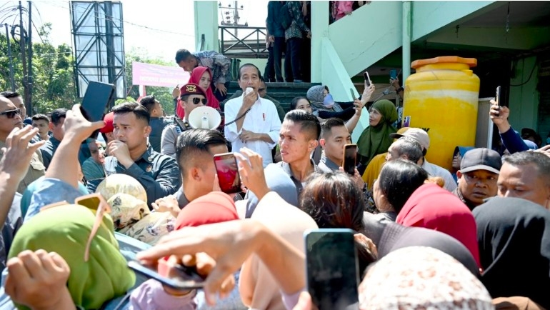Tinjau Pasar Soponyono Surabaya, Jokowi Pamit dan Minta Maaf ke Masyrakat