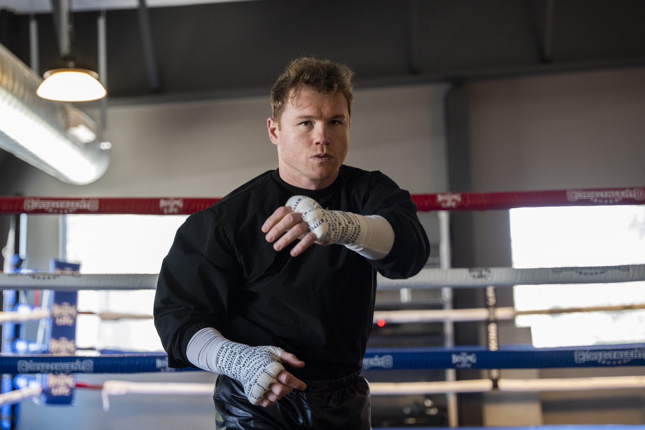 Walau Saul Alvarez Tanpa Sabuk Juara, Callum Smith Tetap Incar Rematch