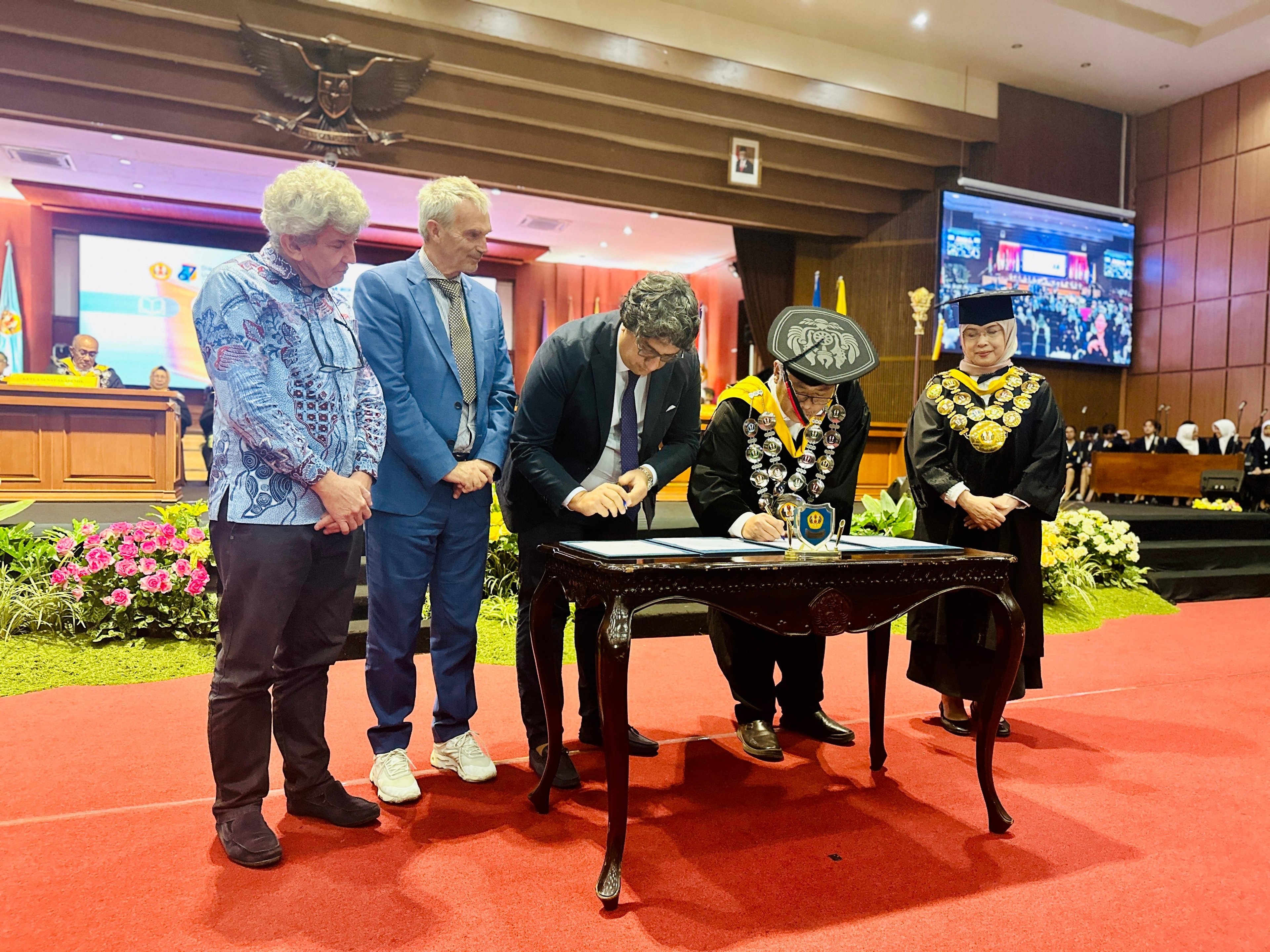 Universitas Catania Italia Gandeng Unpad Dirikan CoEHAR di Indonesia