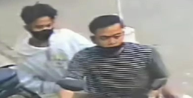 Viral! Dua Pria Curi Motor di Pamulang Tangsel, Wajah Pelaku Tertangkap CCTV