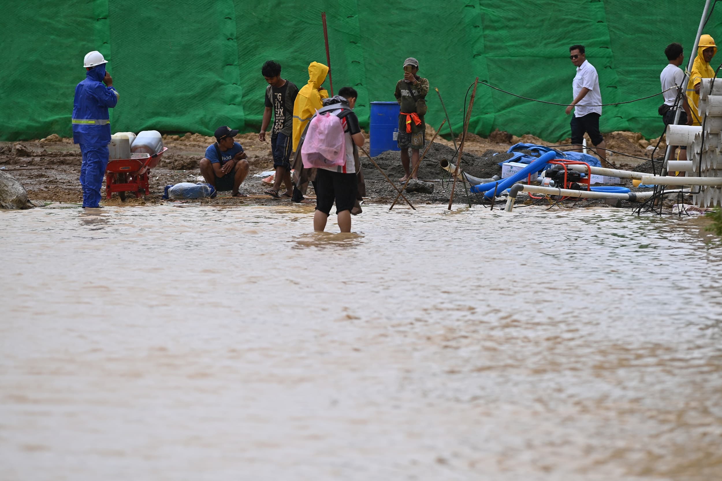 PON Aceh-Sumut: Arena Menembak Dilanda Banjir karena Hujan Sejak Pagi, Pertandingan Ditunda