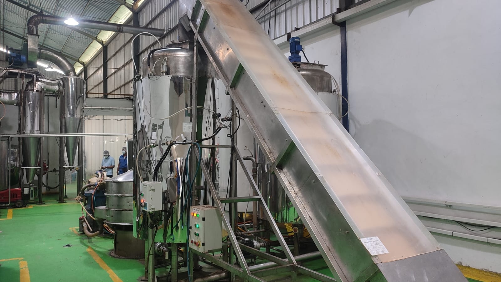 Melihat Proses Pembuatan Susu Ikan untuk Program Makan Bergizi Gratis