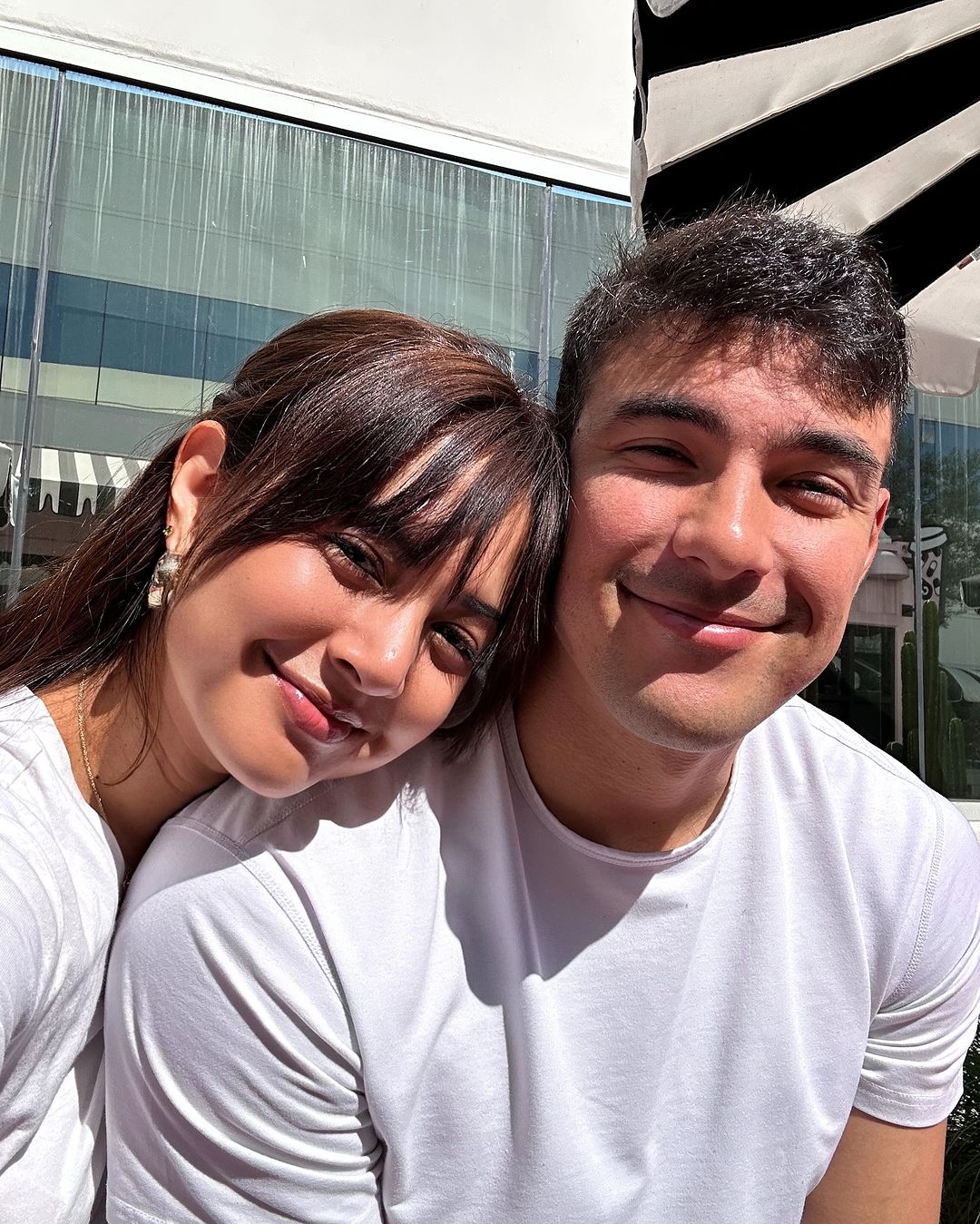 Resmi Tunangan di Hawaii, Aurelie Moeremans Pamer Momen Bahagia dengan Tyler Bigenho