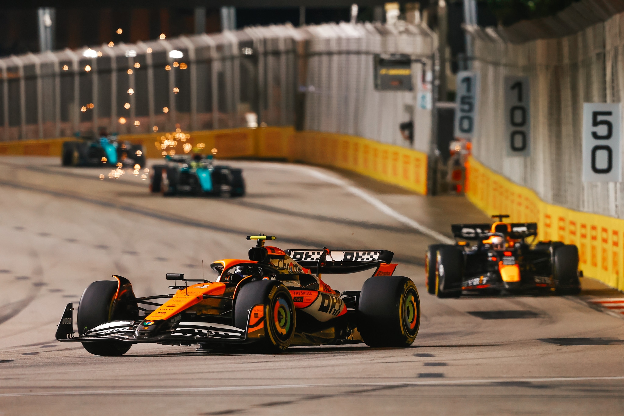 F1 GP Singapura: Lando Norris Raih Kemenangan Ketiga, Pangkas Selisih dari Max Verstappen