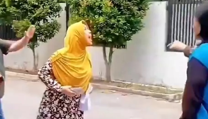 Dugaan Intoleransi ASN Bekasi Larang Tetangga Doa Bersama, Begini Respons Al-Qur'an!