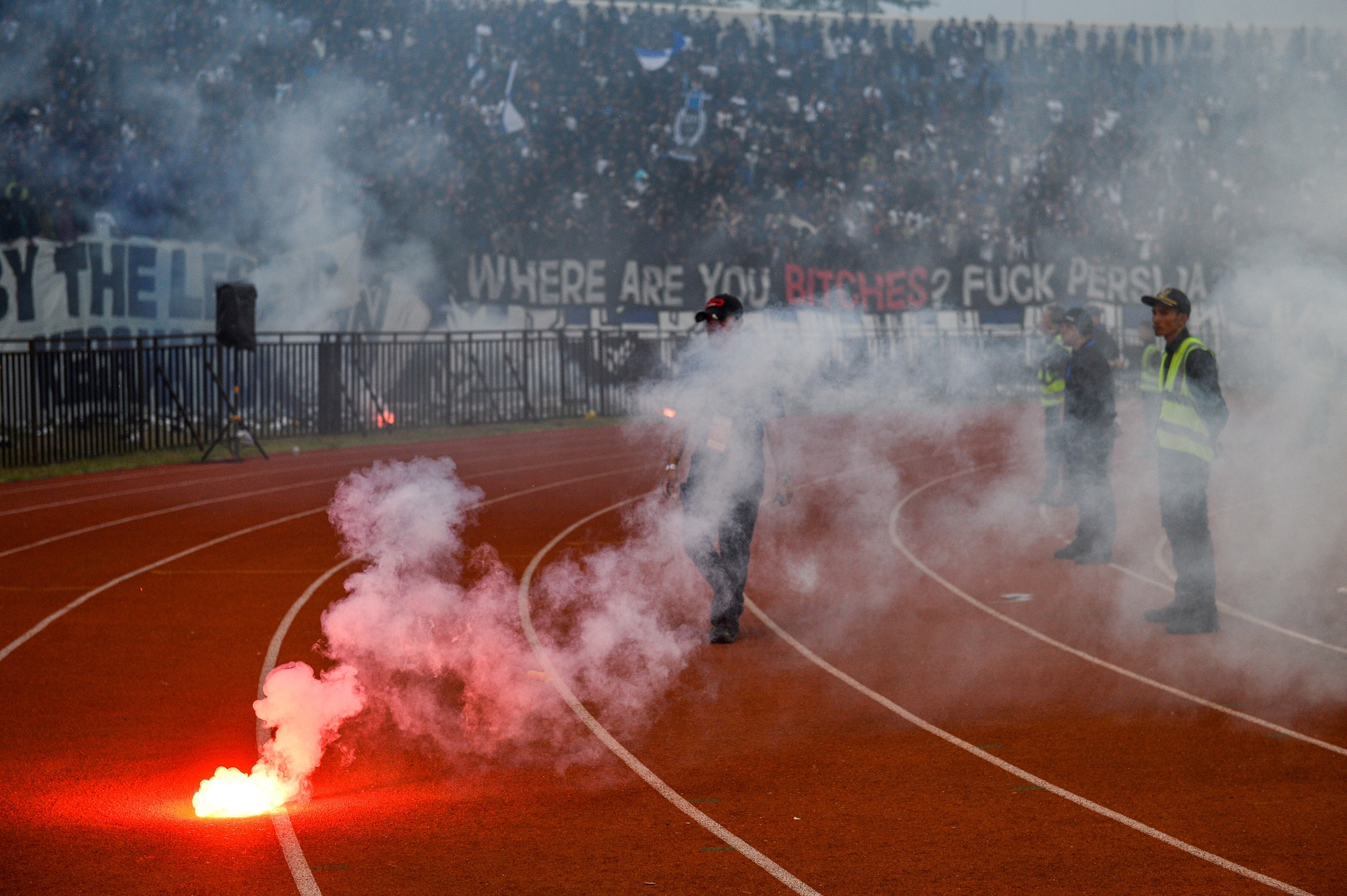 LIB Sesalkan Kericuhan di Laga Persib-Persija, Berharap tak Terulang Lagi di Masa Depan