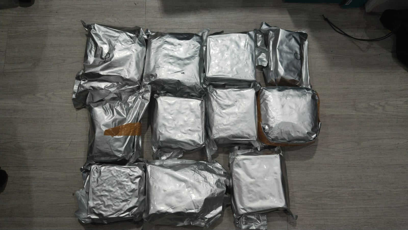 Dua Pria Diamankan Diduga Edarkan Narkoba dari Malaysia, 35 Kg Sabu Disita