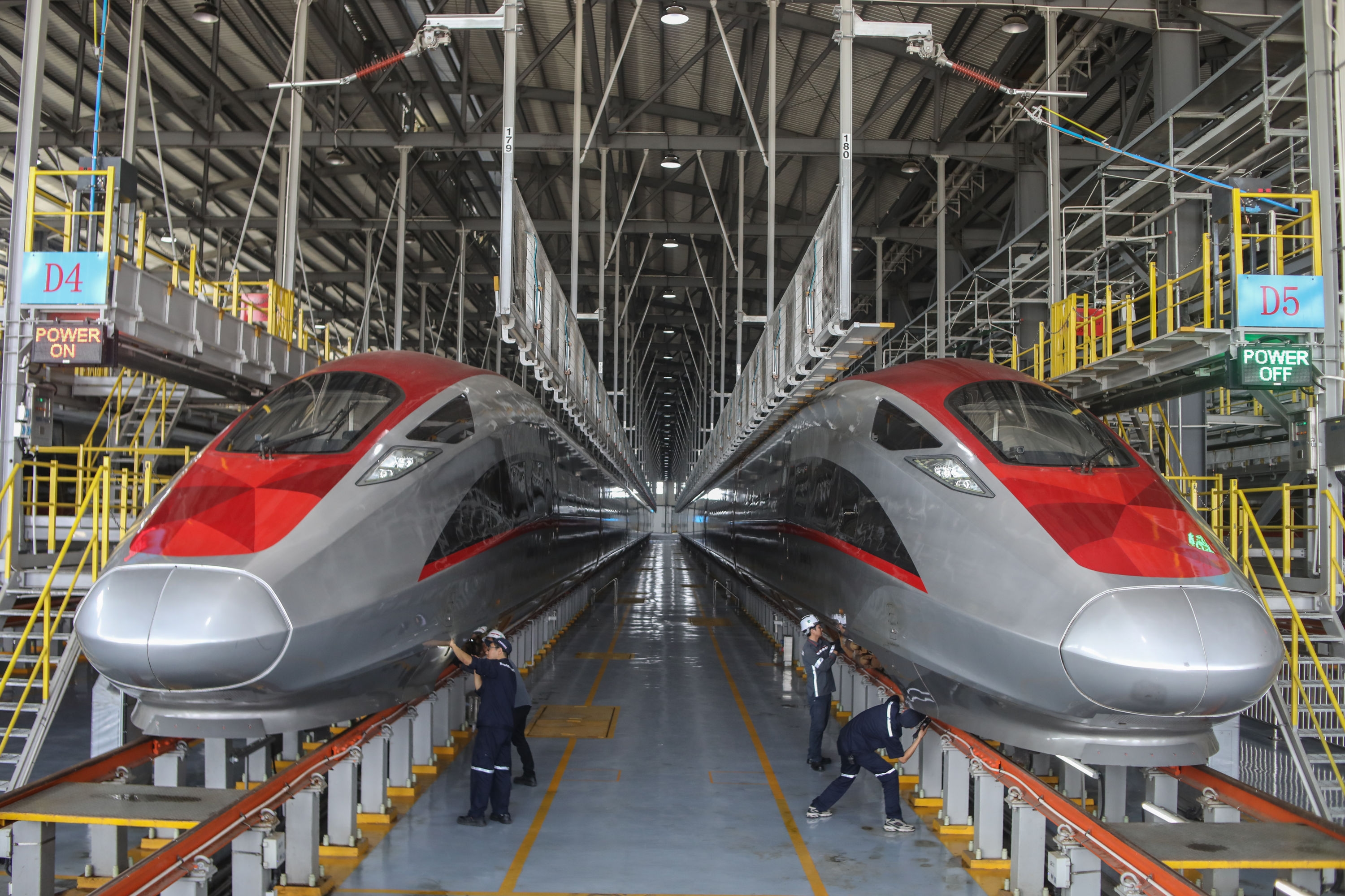 Komisi V Kritisi Kenyamanan Penumpang Saat Pindah dari Whoosh ke Kereta Feeder