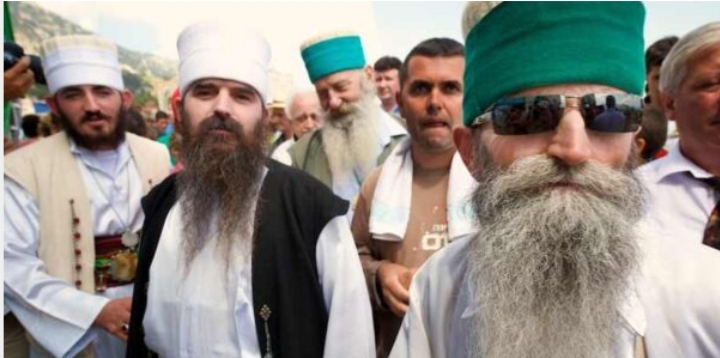 Komunitas Muslim Bektashi di Albania Longgarkan Minum Alkohol, Ini Respons Al-Qur'an!