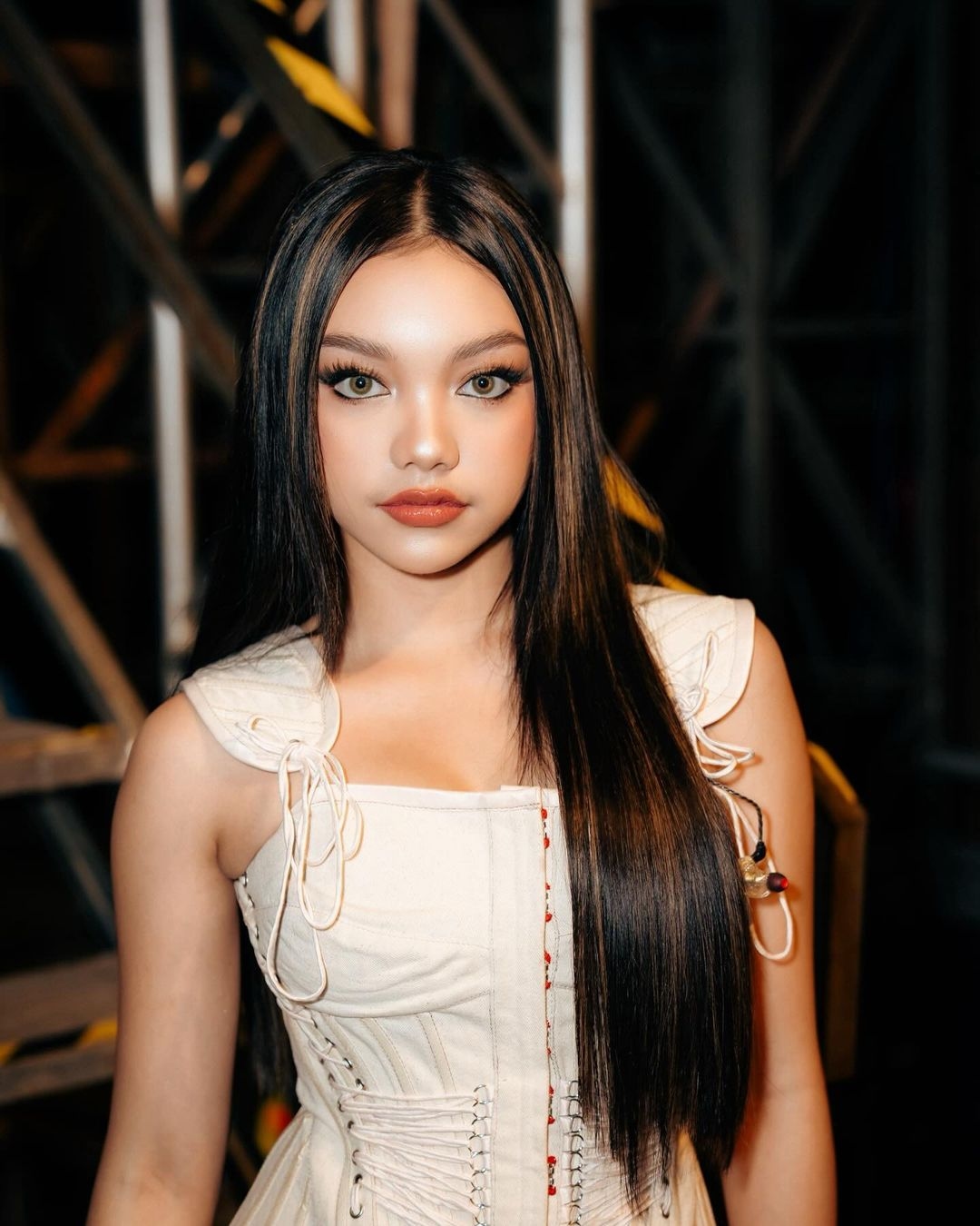 Lirik dan Makna Lagu Di Depan Mata oleh Naura Ayu, Terinspirasi dari Kisah Cintanya dengan Fadi Alaydrus