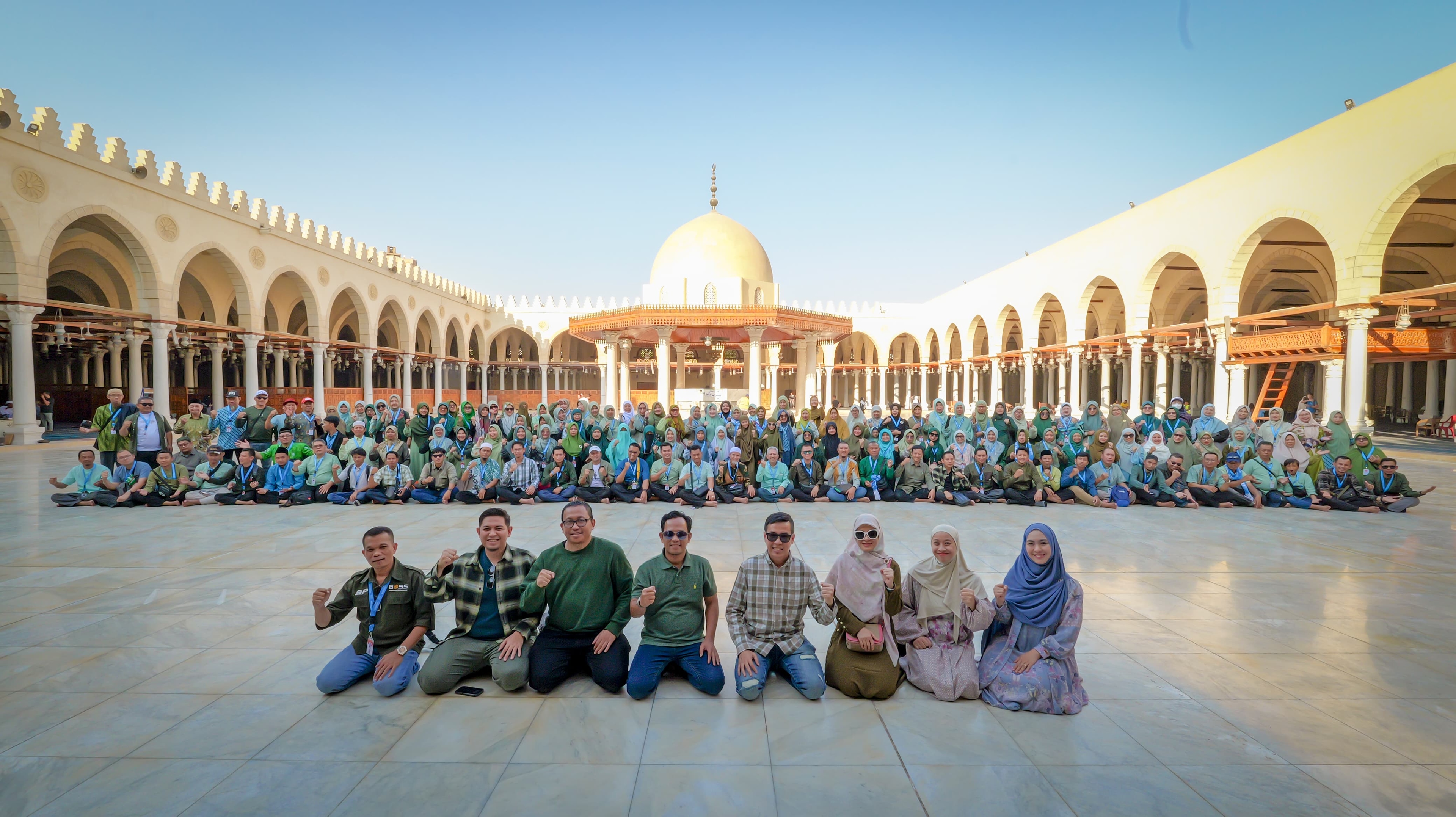 Oki Setiana Dewi Antusias Sambut Kedatangan Distributor British Propolis di Mesir