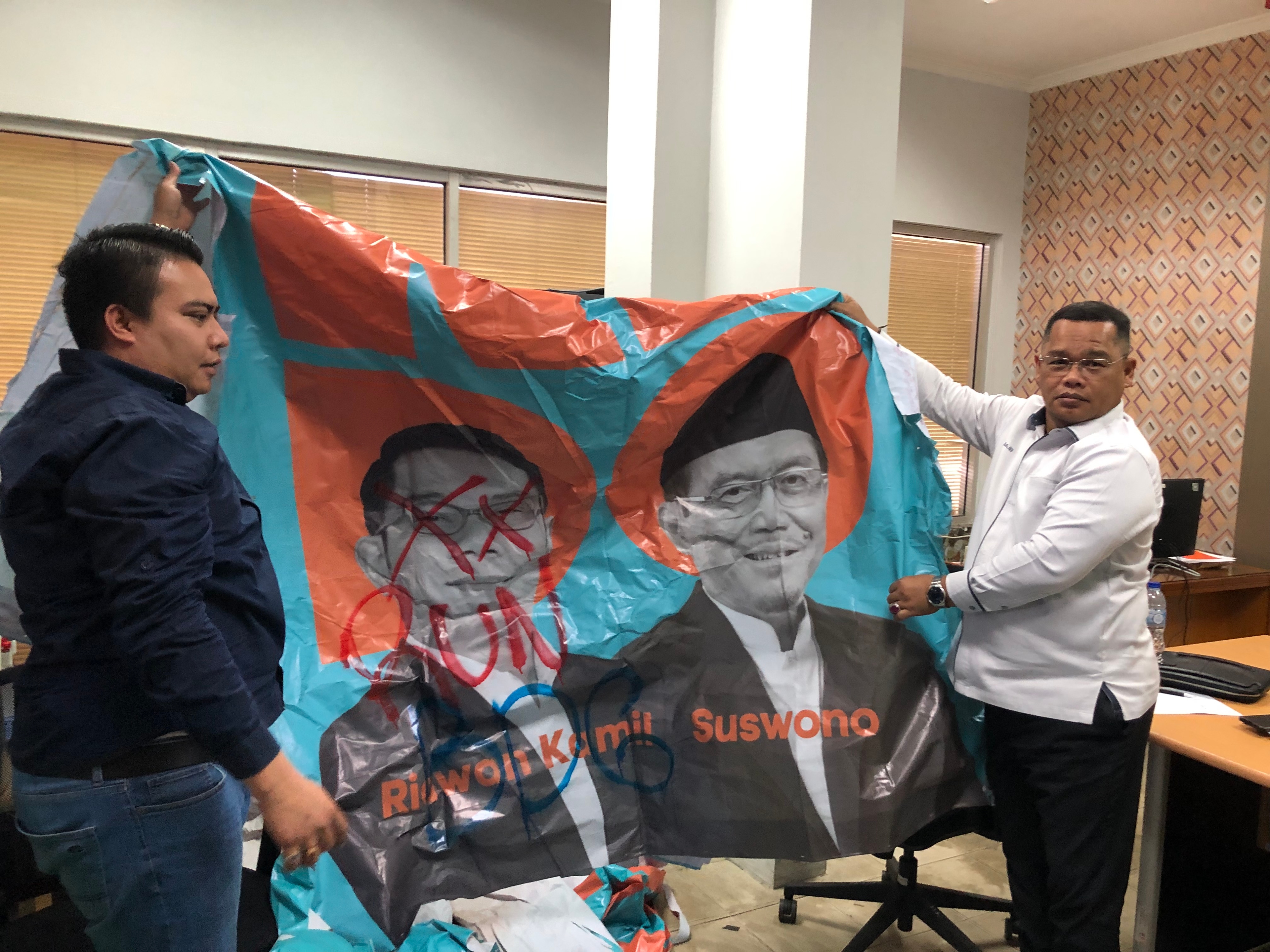 Tim Hukum Ridwan Kamil-Suswono Laporkan Perusakan Alat Peraga Kampanye ke Bawaslu Jakarta