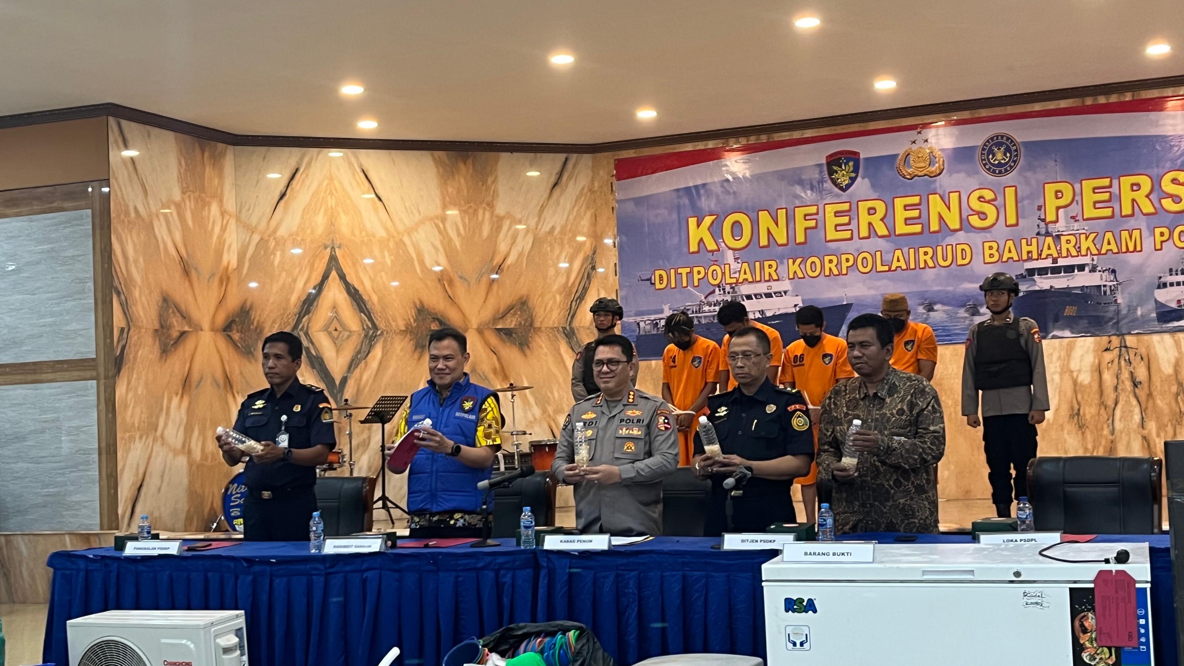 Baharkam Polri Gagalkan Penyelundupan 134.000 Benih Lobster di Banten