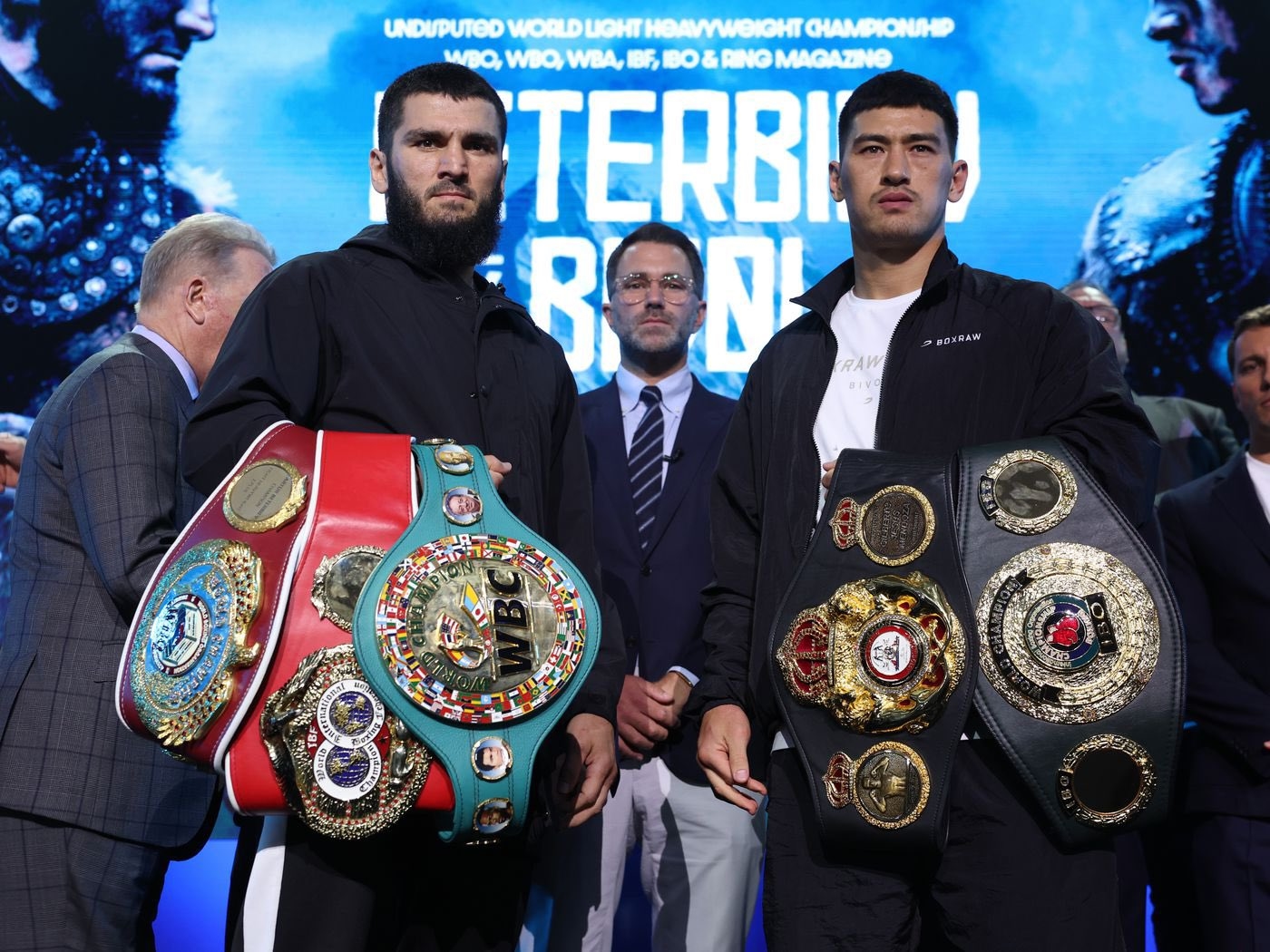 Tinju Dunia Pekan Ini: Sempat Tertunda, Artur Beterbiev vs Dmitry Bivol Bakal Pecah di Riyadh
