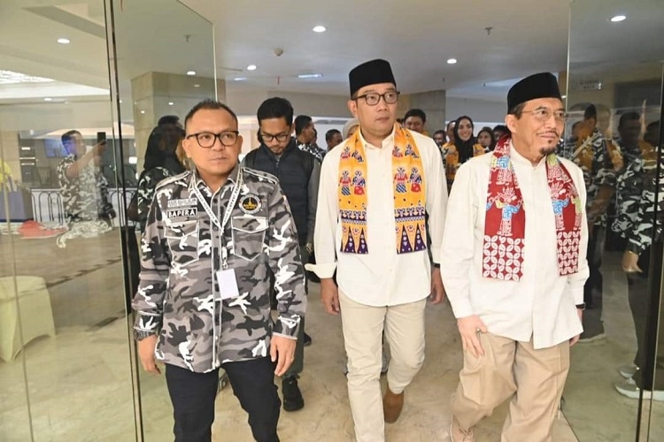 Basri Baco: Pendidikan Jadi Perhatian Serius Pasangan RIDO, Sekolah Gratis Hingga Beasiswa Kuliah Untuk Setiap Keluarga