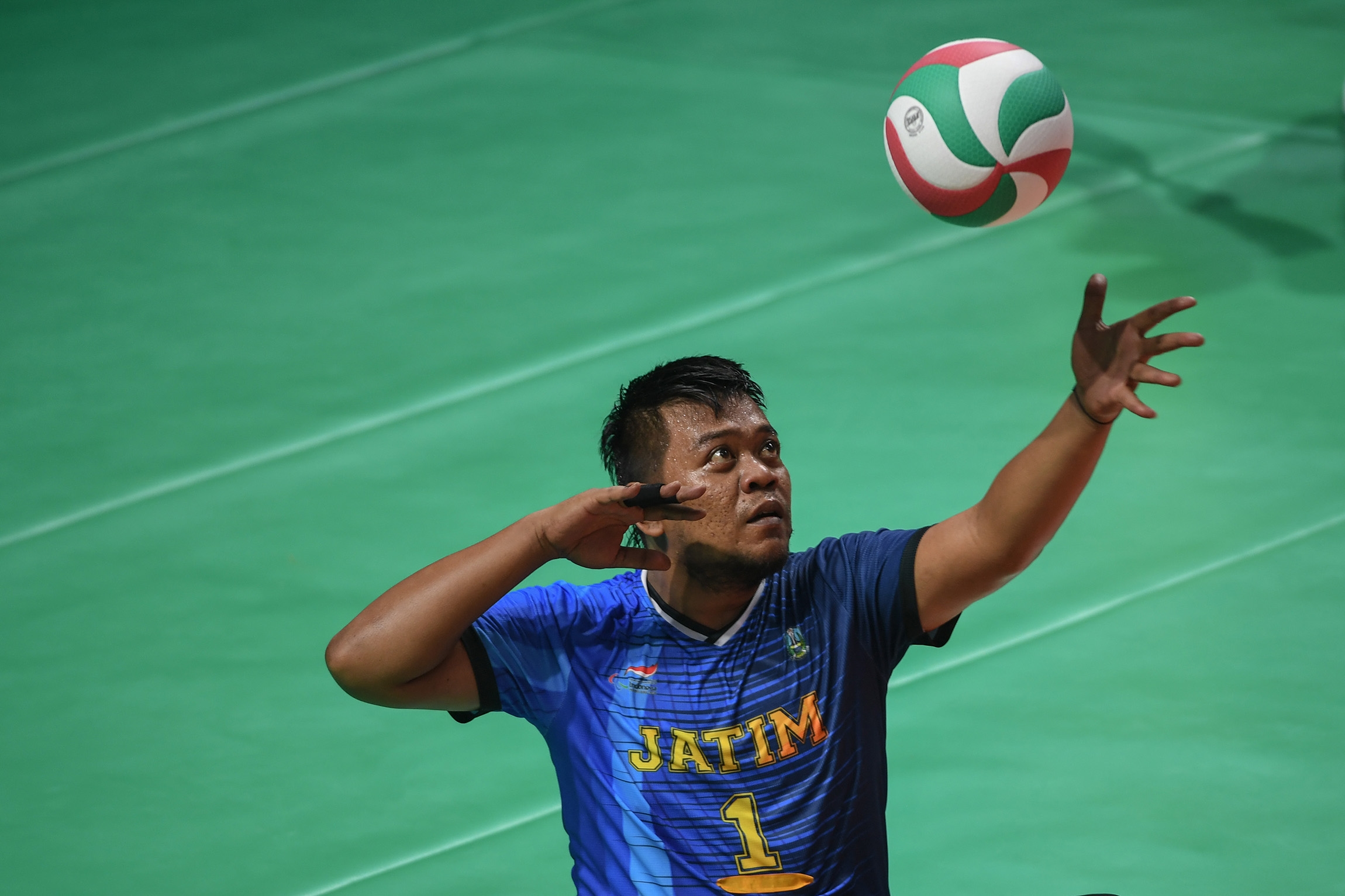 Teknik Dasar Permainan Bola Voli yang Sering Dilakukan untuk Mengambil Bola Hasil Servis Lawan adalah Apa?