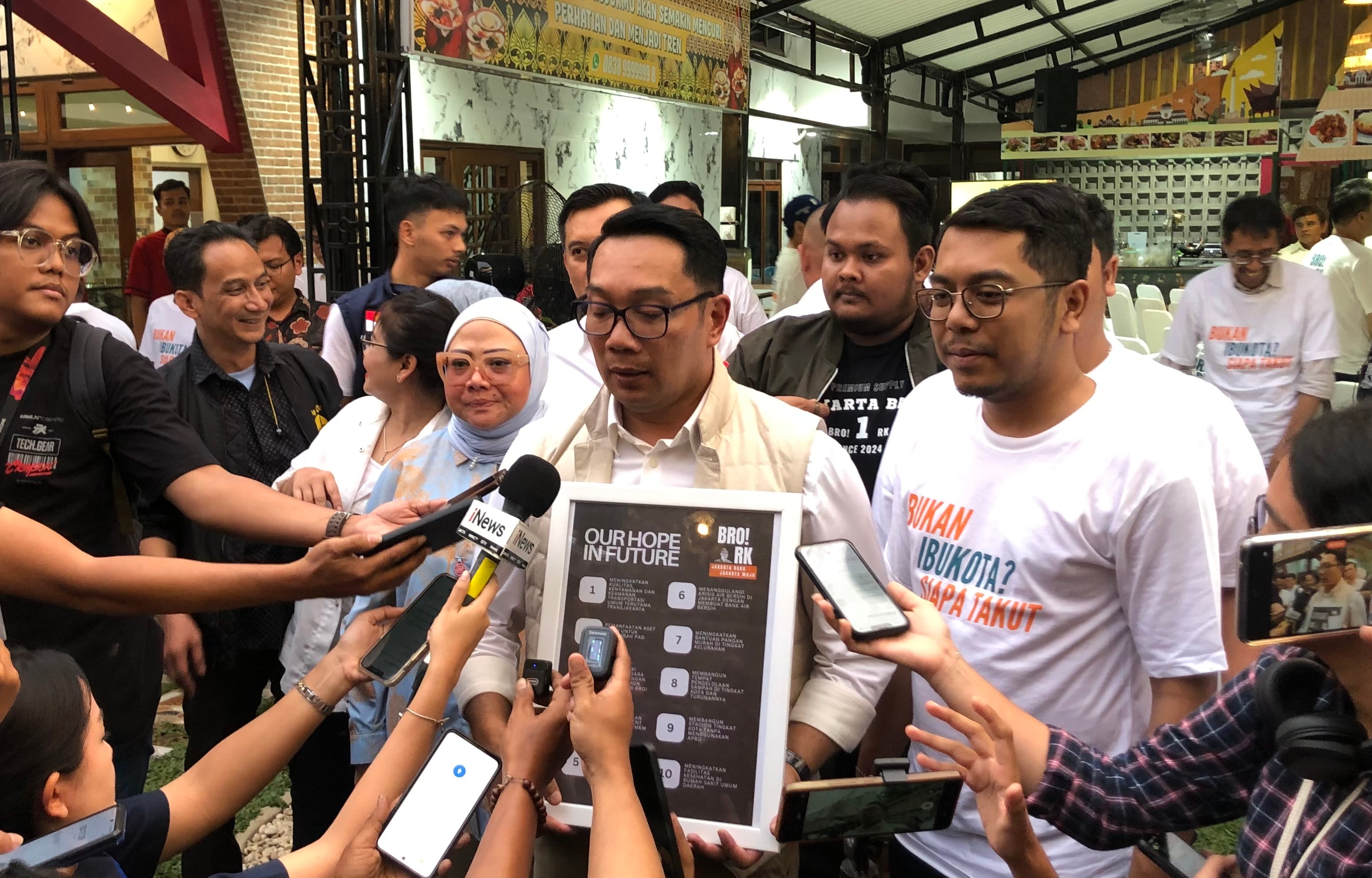Sambut Dukungan Relawan BRO! RK, Ridwan Kamil Diberi 10 Ide Bangun Jakarta