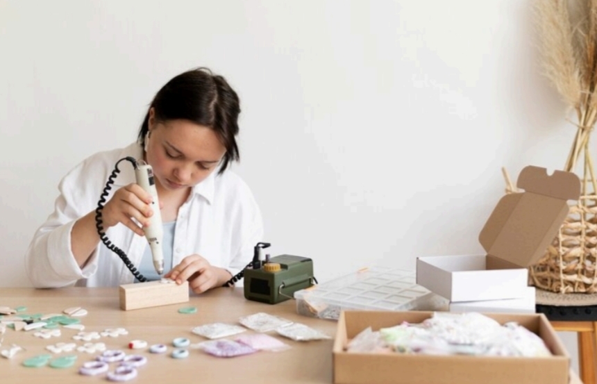 5 Proyek DIY Kreatif untuk Menghias Ruang Kerja Anda