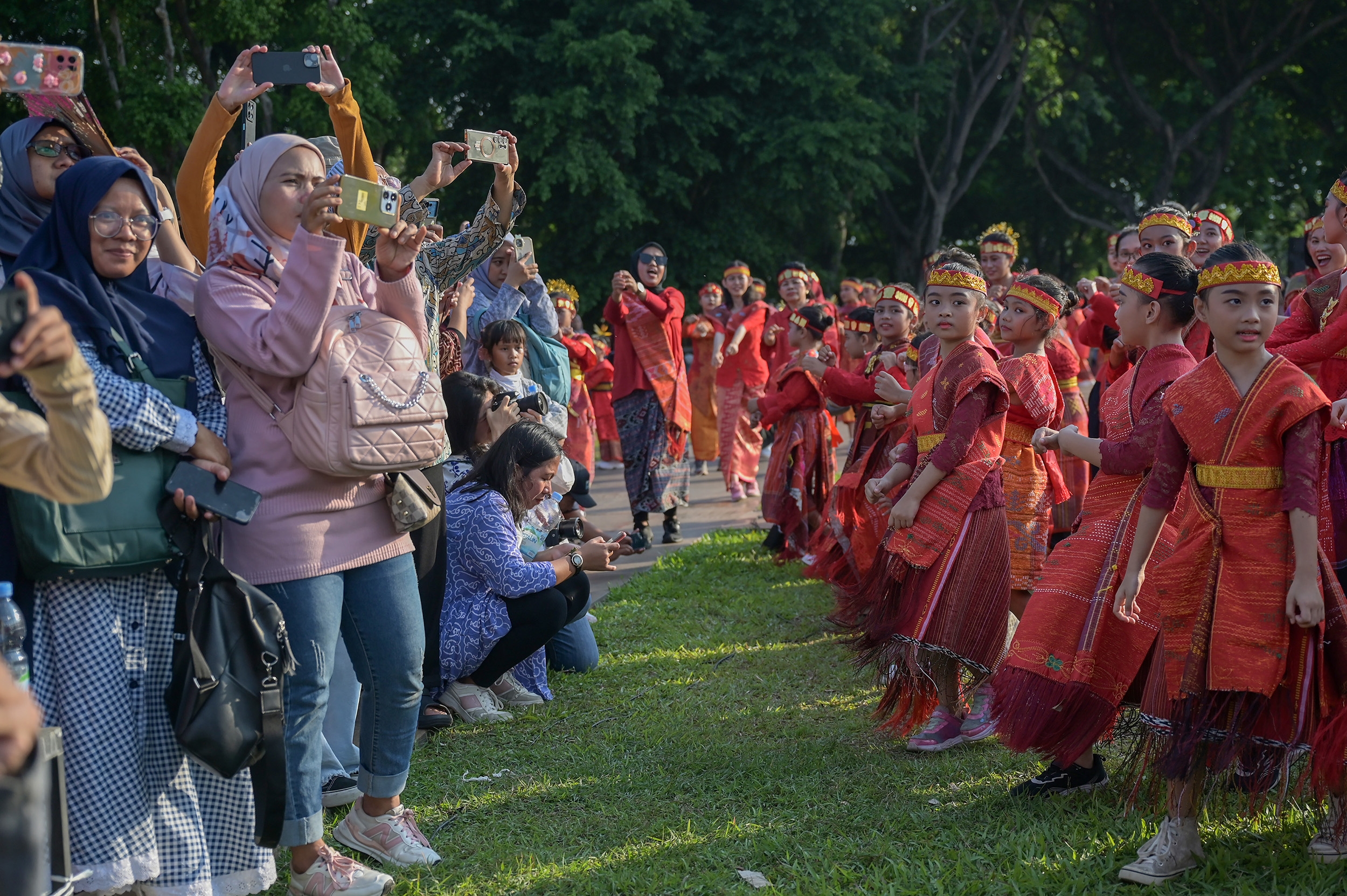 Apa Saja Tantangan yang Dihadapi dalam Penerapan Pancasila dalam Kehidupan Global serta Bagaimana Menghadapi Tantangan Tersebut? Pahami 5 Hal Ini